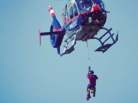 Die Frau konnte unverletzt bei der Hütte abgesetzt werden.