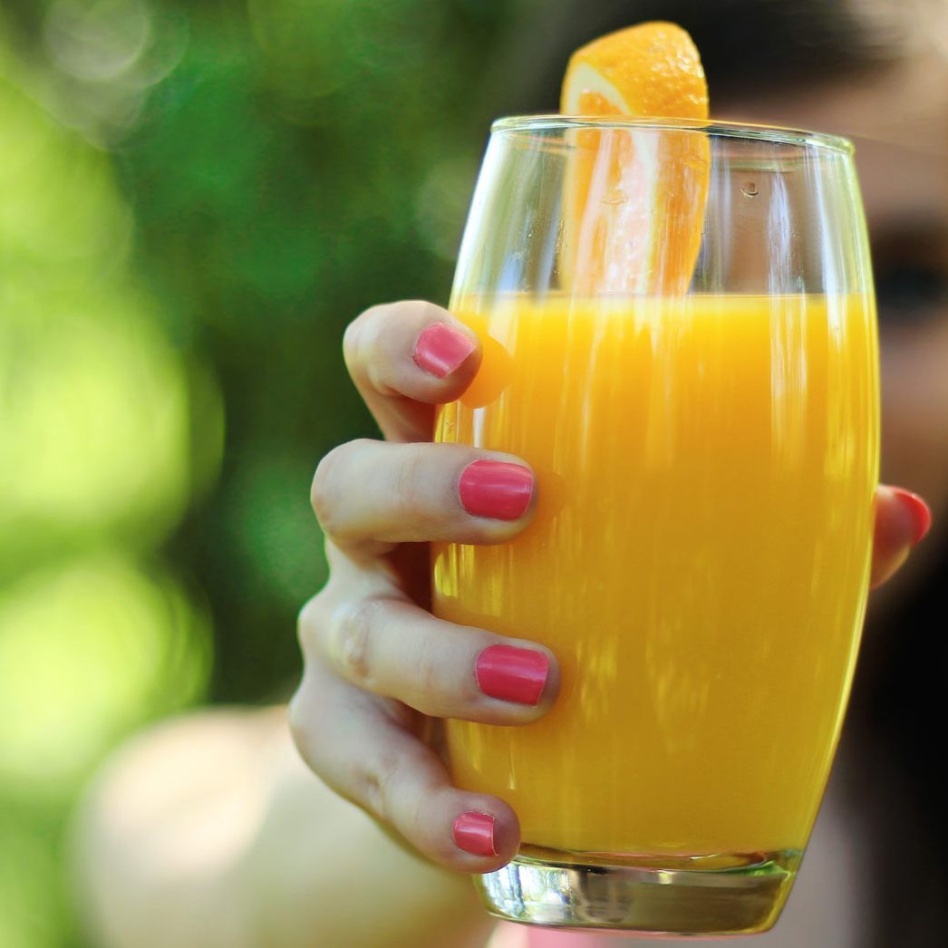 Industriell hergestellter O-Saft enthält mehr Vitamin C als der frisch gepresste.