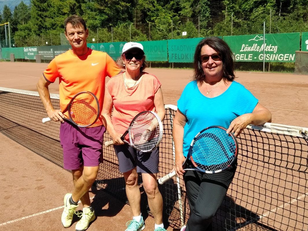Tolles Tennis zeigten die PVÖ-Tennis-Cracks im Training mit Coach Oliver Baltzer. Tolles Tennis zeigten die PVÖ-Tennis-Cracks im Training mit Coach Oliver Baltzer.