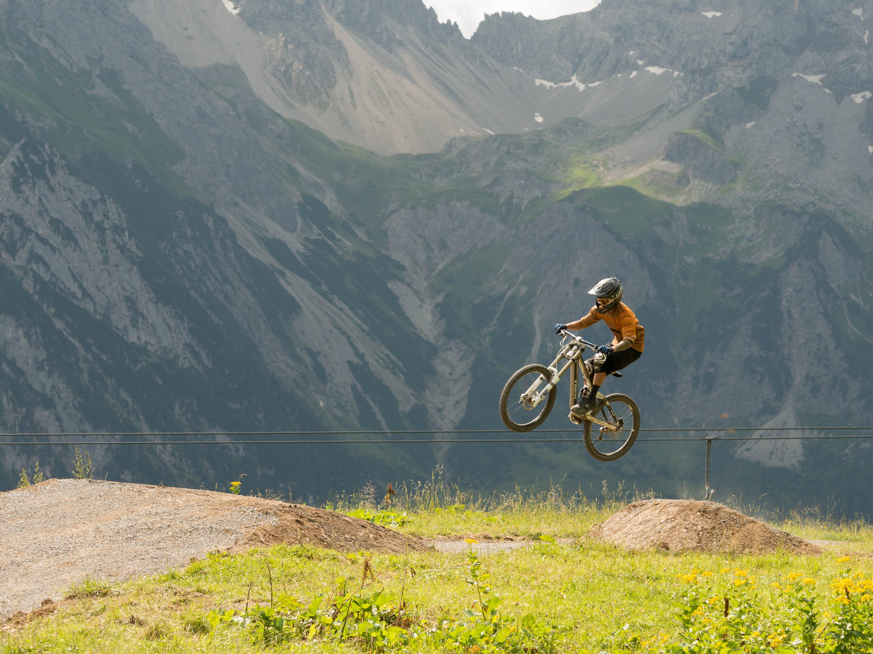 Eine 26-Jährige wurde bei einem Unfall im Bikepark Brandnertal verletzt.