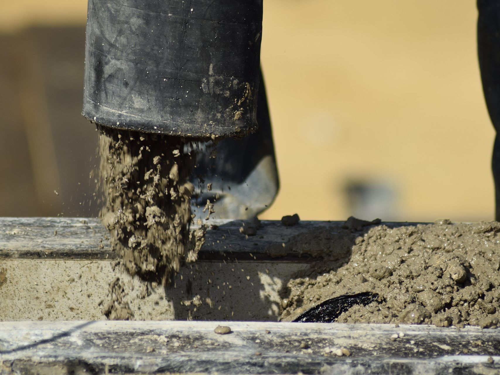 Auf dem Äußeren Gürtel stehen Bauarbeiten an - Betonfelder werden saniert