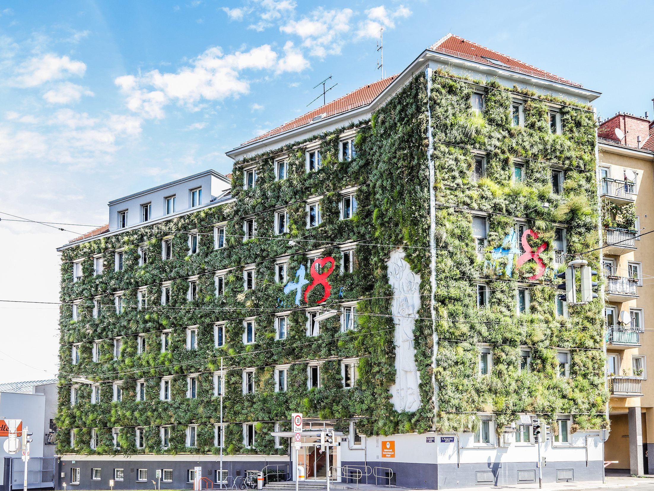 Bereits 10 Jahre lang gibt es die Grünfassade der MA 48 Zentrale in Wien-Margareten Bereits 10 Jahre lang gibt es die Grünfassade der MA 48 Zentrale in Wien-Margareten