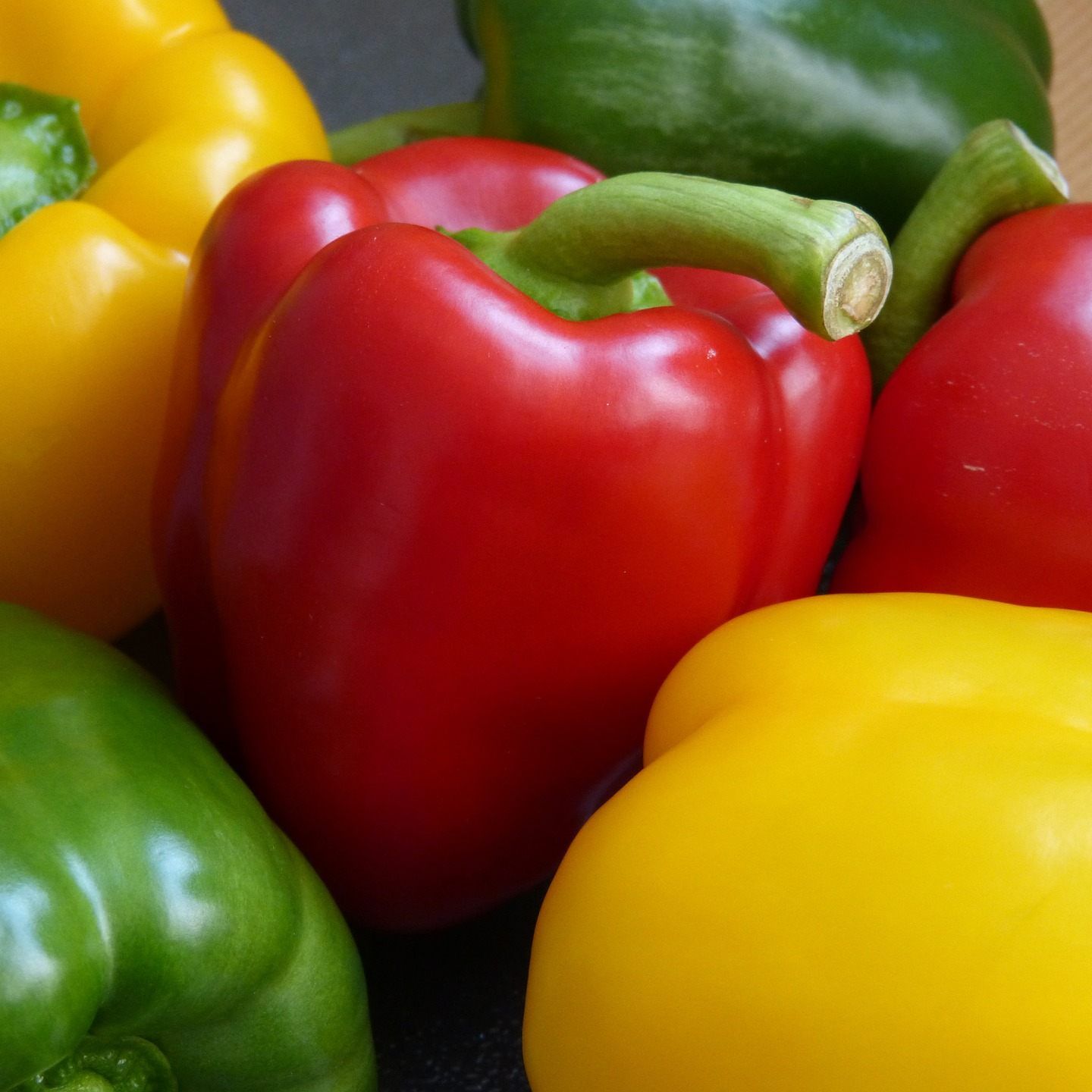 In den roten Paprika sind die meisten Vitamine enthalten.