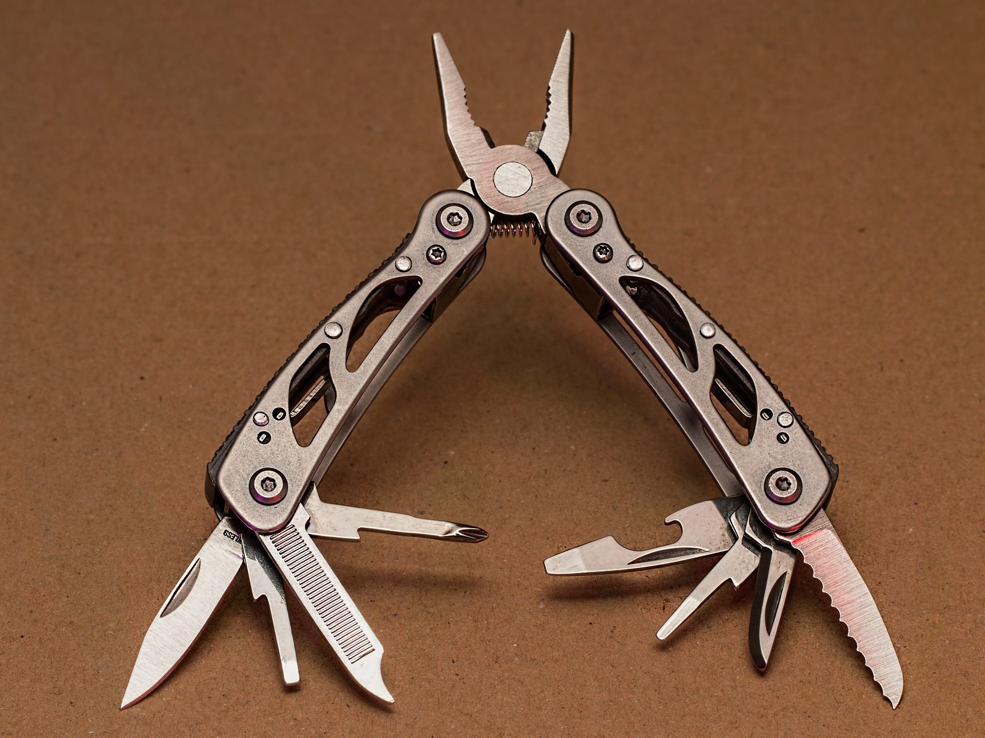 Bei dem mutmaßlichen Täter wurde ein "Leatherman" gefunden. Bei dem mutmaßlichen Täter wurde ein "Leatherman" gefunden.