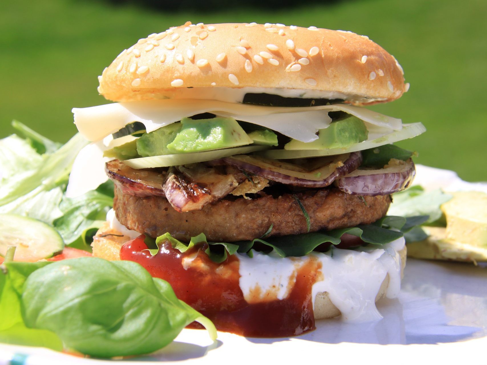 Veggie-Burger sind nicht automatisch gesünder als Fleisch-Burger. Veggie-Burger sind nicht automatisch gesünder als Fleisch-Burger.