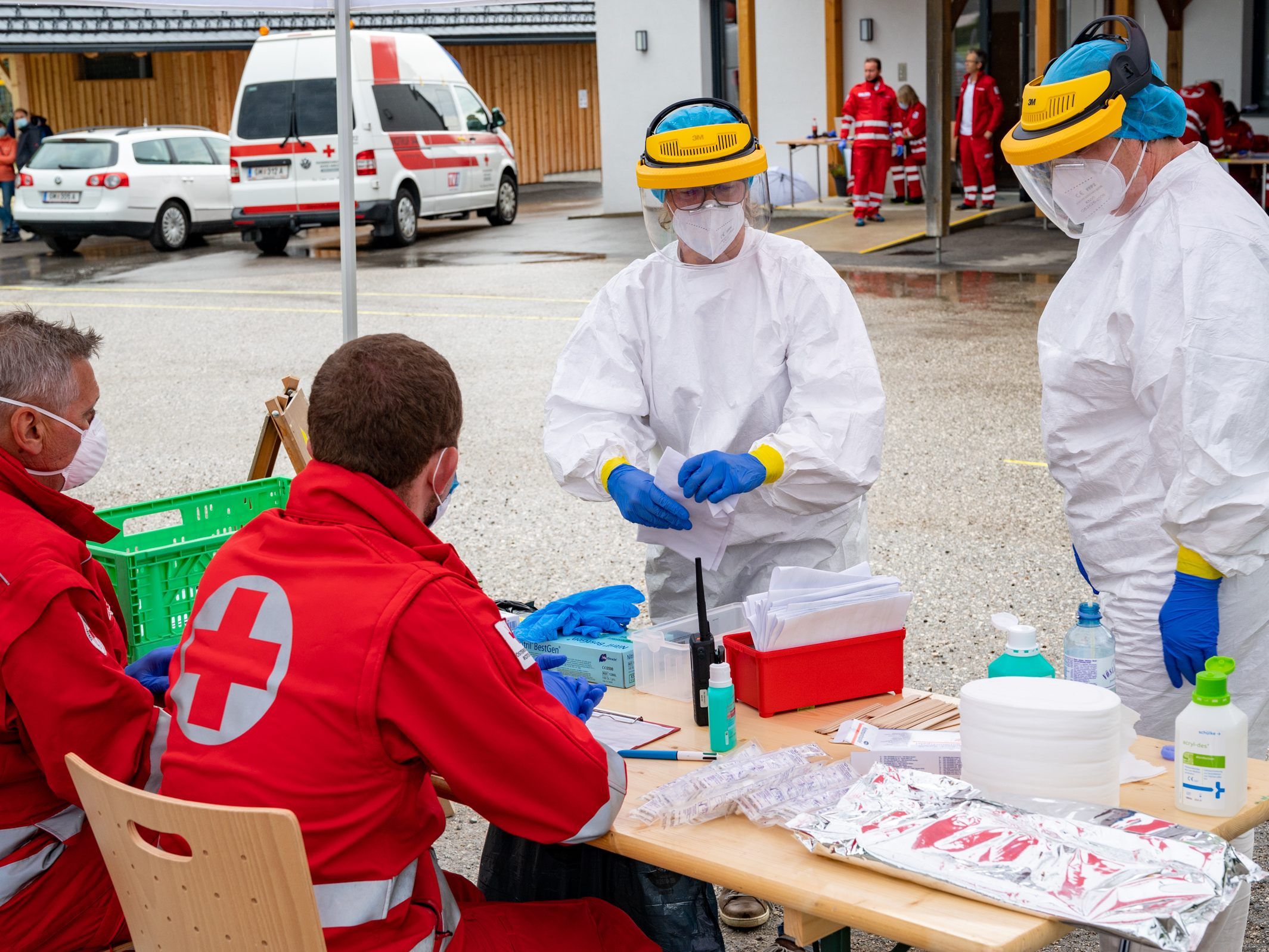 Mehr als 3.300 aktive Fälle Mehr als 3.300 aktive Fälle