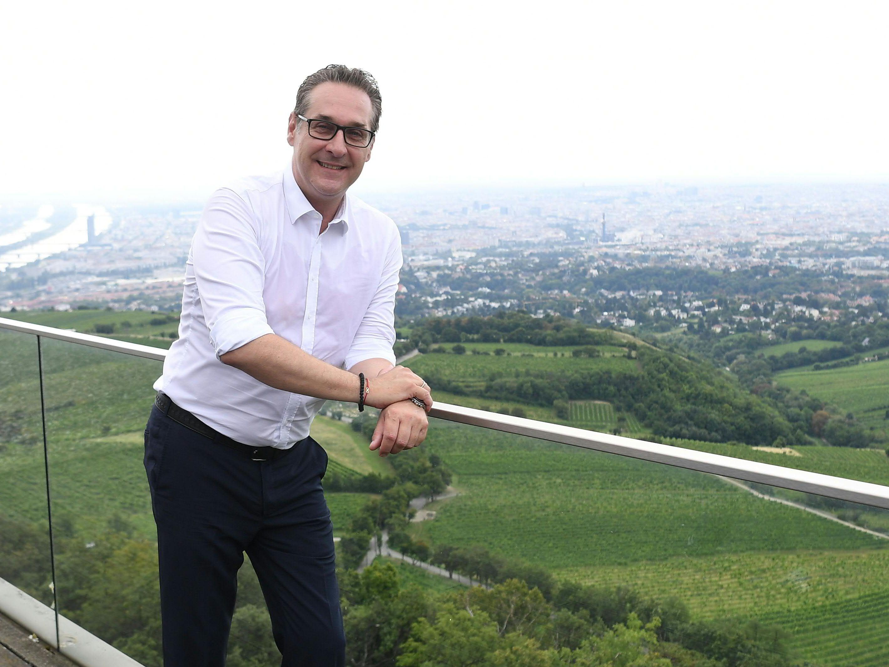 Heinz-Christian Strache tritt als Spitzenkandidat des Team HC Strache bei der Wien Wahl 2020 an. Heinz-Christian Strache tritt als Spitzenkandidat des Team HC Strache bei der Wien Wahl 2020 an.