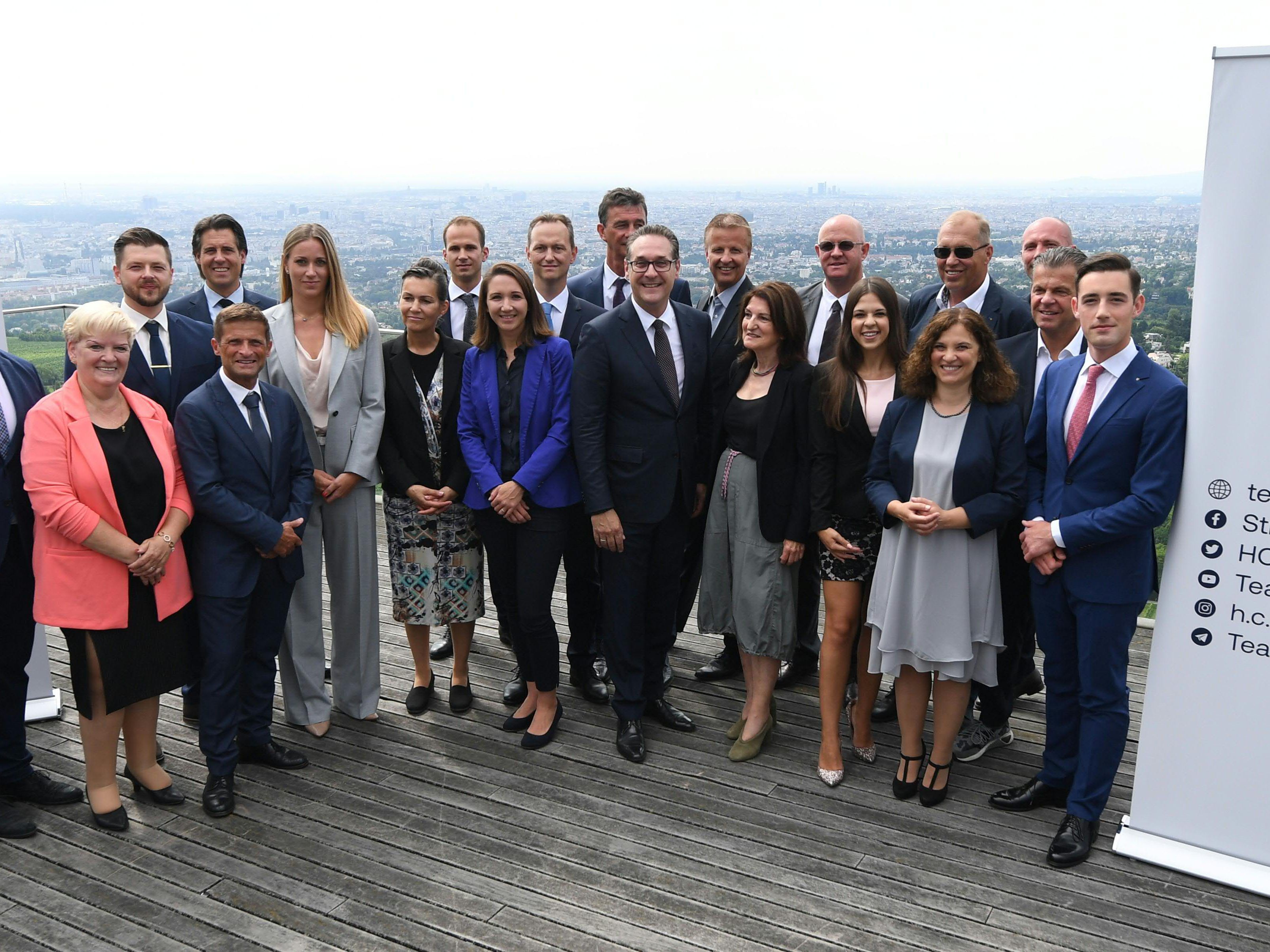 Die Wien-Wahl-Kandidaten des "Team HC Strache" wurden offiziell präsentiert. Die Wien-Wahl-Kandidaten des "Team HC Strache" wurden offiziell präsentiert.