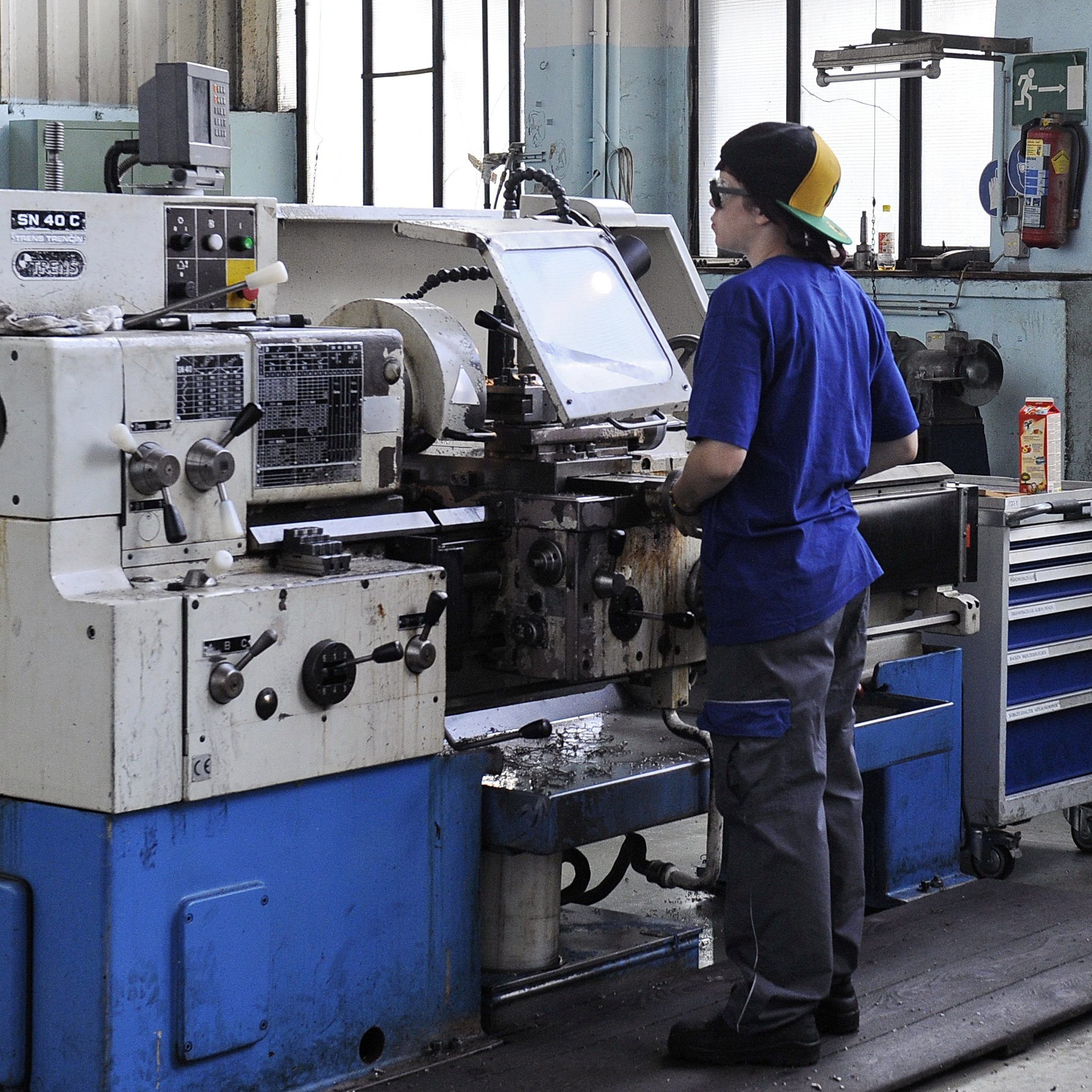 Besonders schwierige Suche nach qualifizierten Mitarbeitern im Gewerbe, Handwerk und in der Industrie.