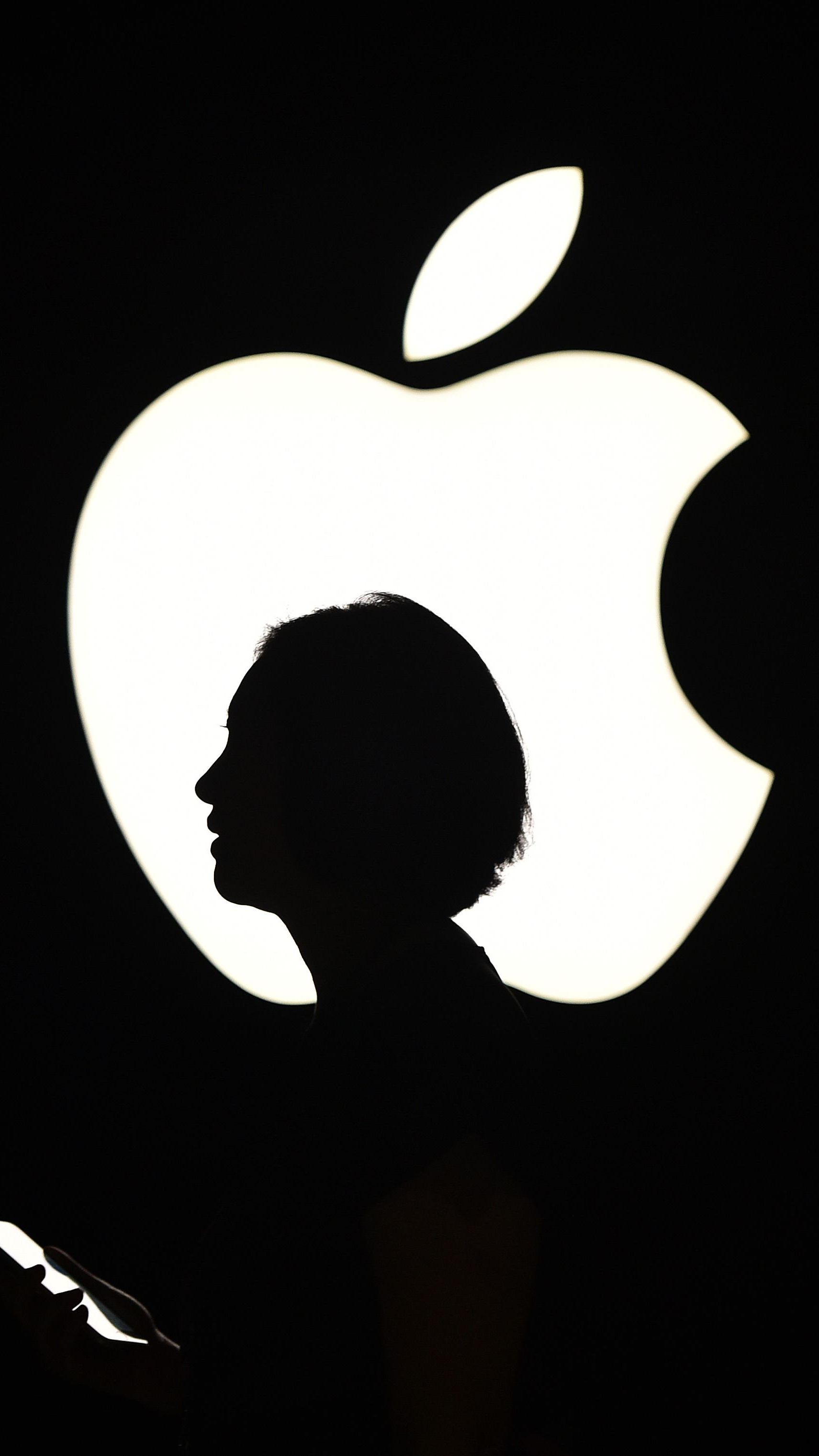 Apple hat die Börsen-Schallmauer von 2 Billionen Dollar durchbrochen.