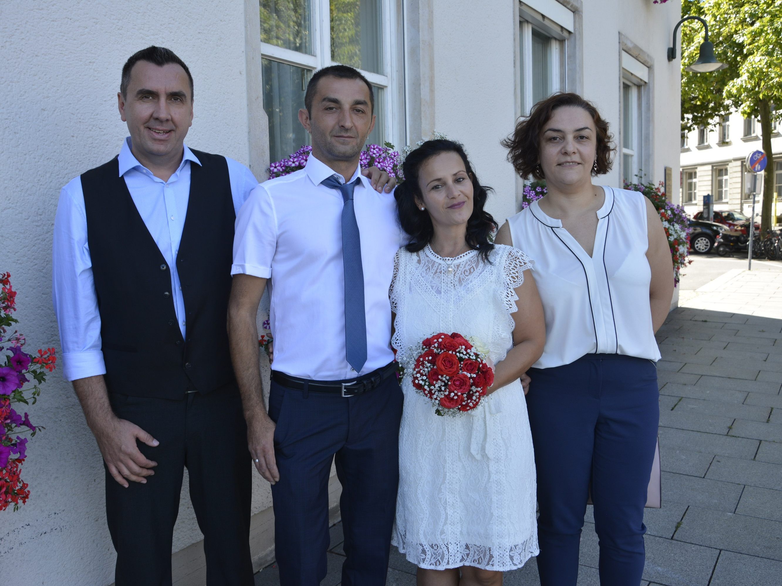 Das glückliche Paar nach der Trauung beim Standesamt Dornbirn. Das glückliche Paar nach der Trauung beim Standesamt Dornbirn.