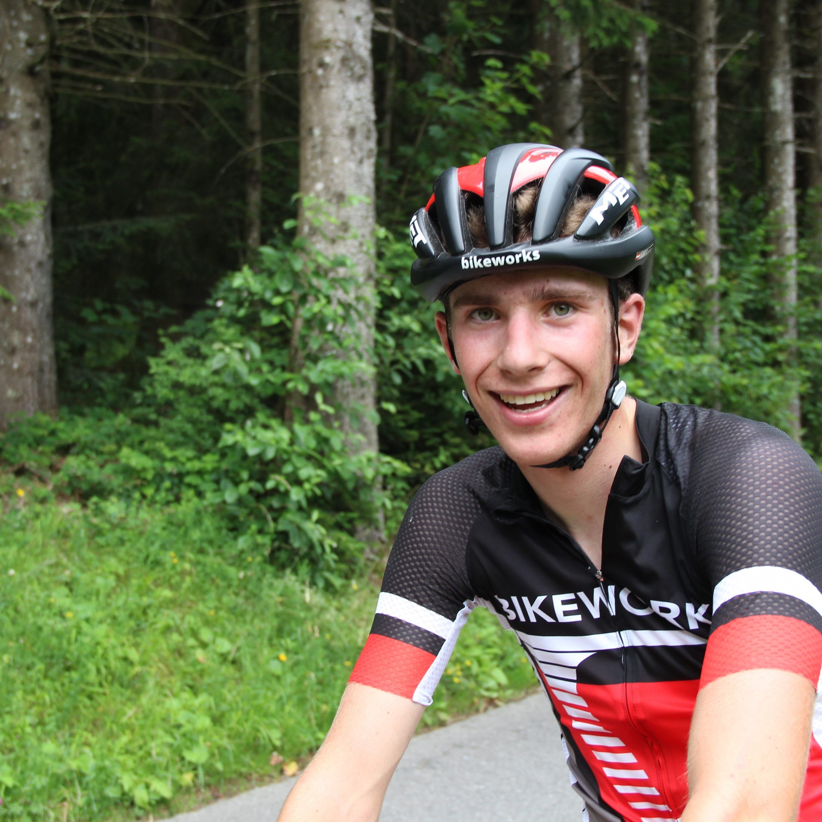 Julius Scherrer ist mit dem MTB schnell unterwegs