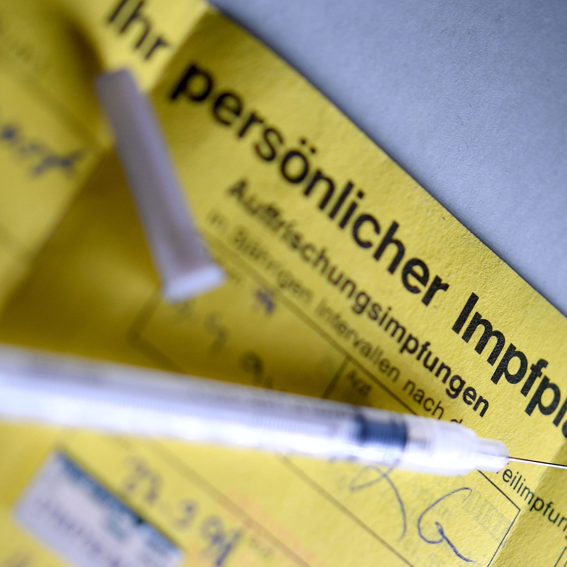 Der neue elektronische Impfpass soll die althergebrachte Version ersetzen und die Impfberatung in Apotheken erleichtern