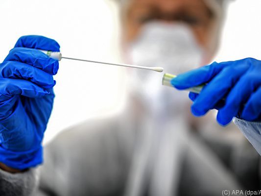 Erneut mehr als 200 Personen positiv getestet Erneut mehr als 200 Personen positiv getestet