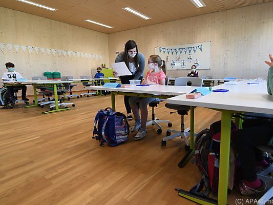 90 Kinder wurden seit Schulbeginn positiv getestet 90 Kinder wurden seit Schulbeginn positiv getestet