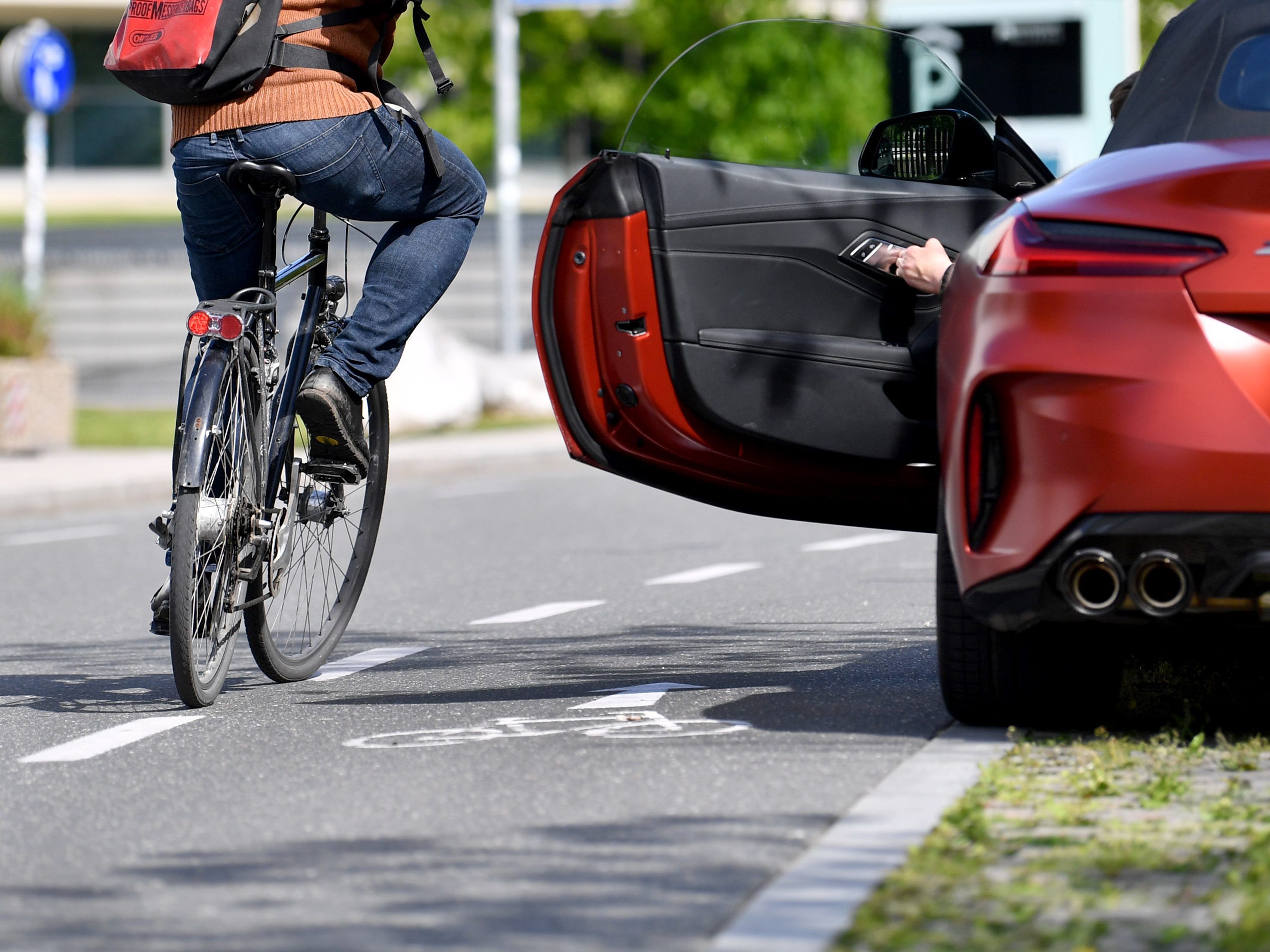 In Wien kommt es vermehrt zu Dooring-Unfällen, bei denen Radfahrer verletzt werden. In Wien kommt es vermehrt zu Dooring-Unfällen, bei denen Radfahrer verletzt werden.