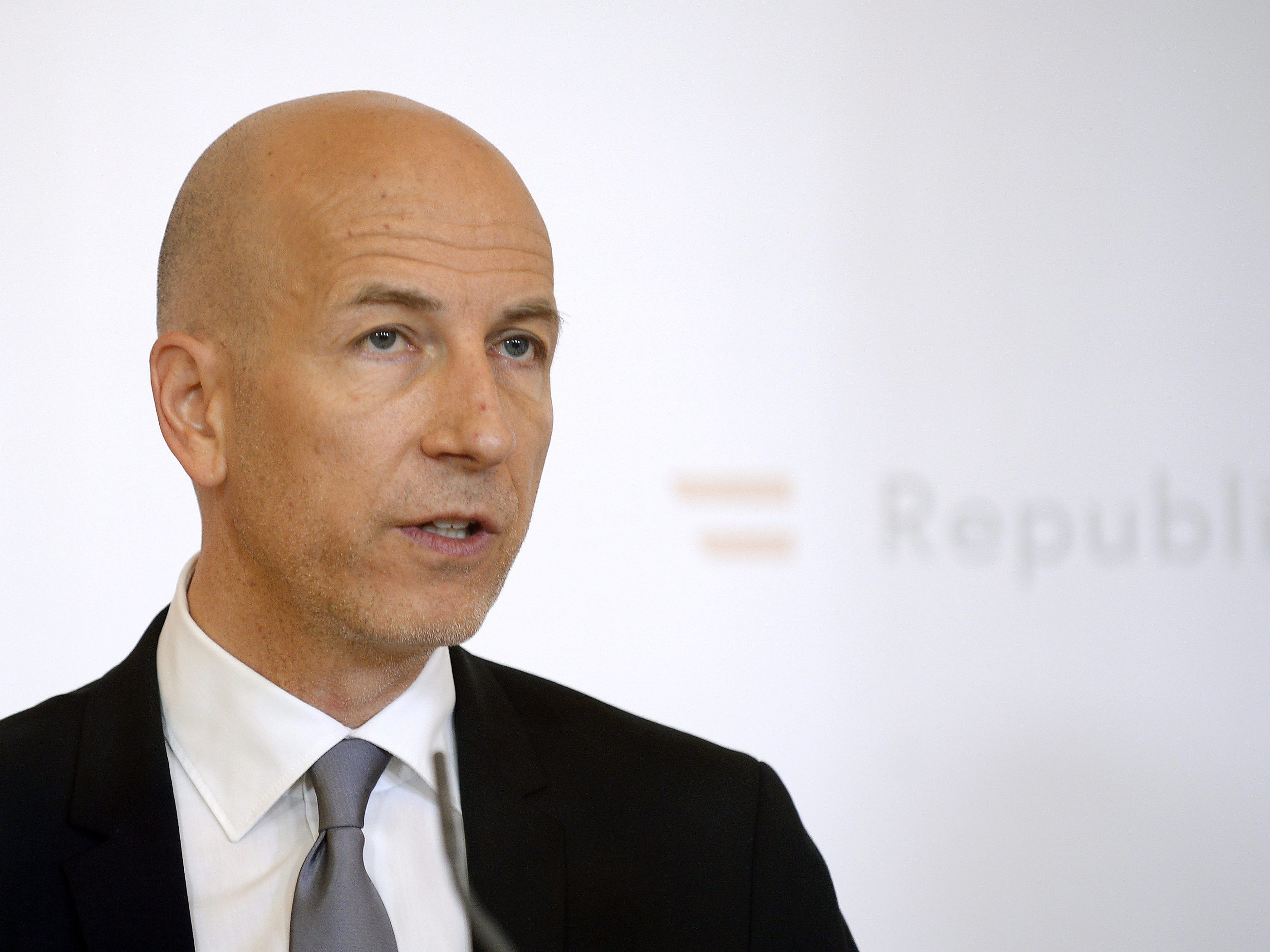 Der Wirtschaftsforscher rechnet vorerst nicht mit weiterem Einbruch der Konjunktur.