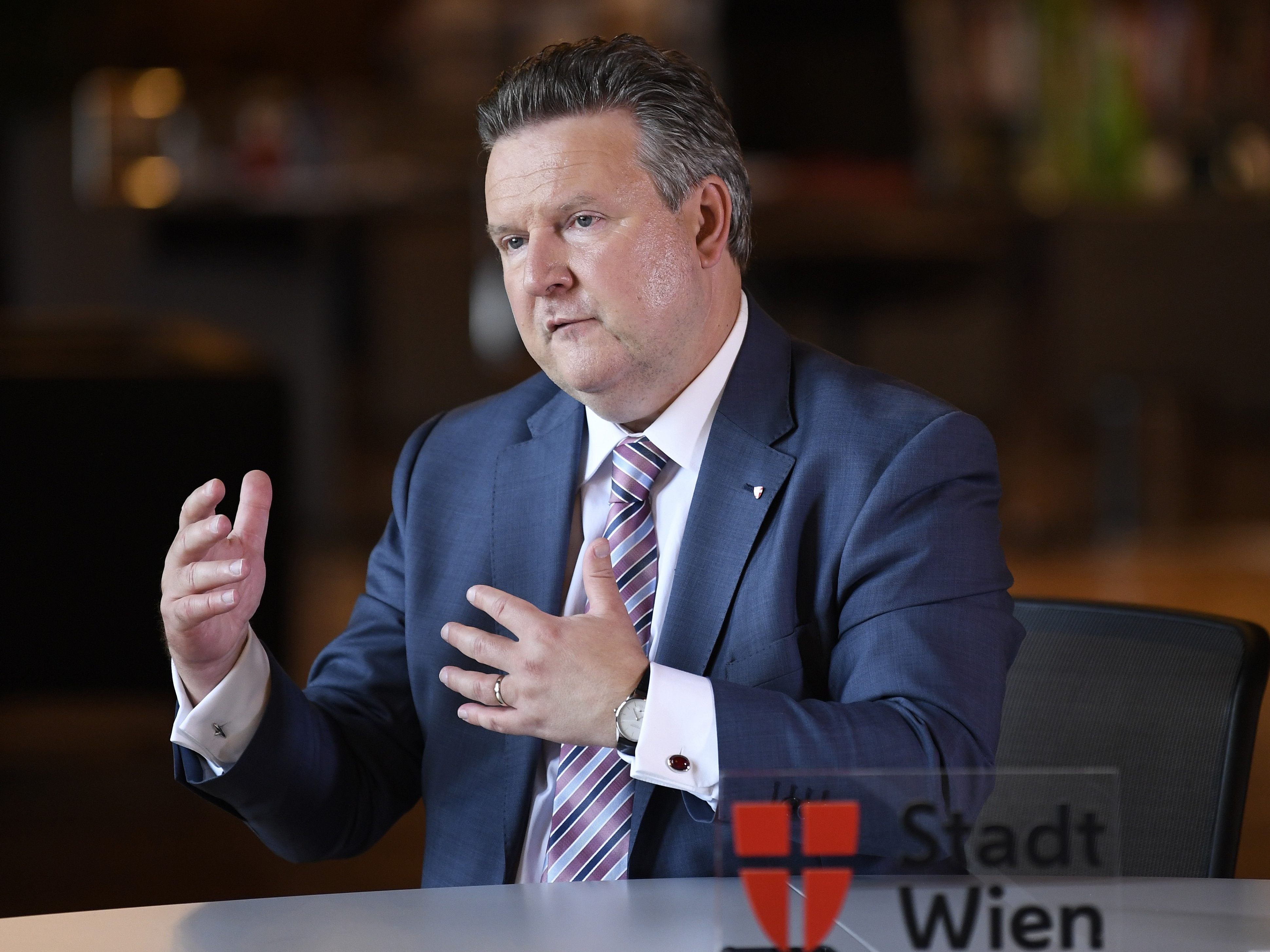 Der Wiener Bürgermeister Michael Ludwig (SPÖ) beim Interview Der Wiener Bürgermeister Michael Ludwig (SPÖ) beim Interview