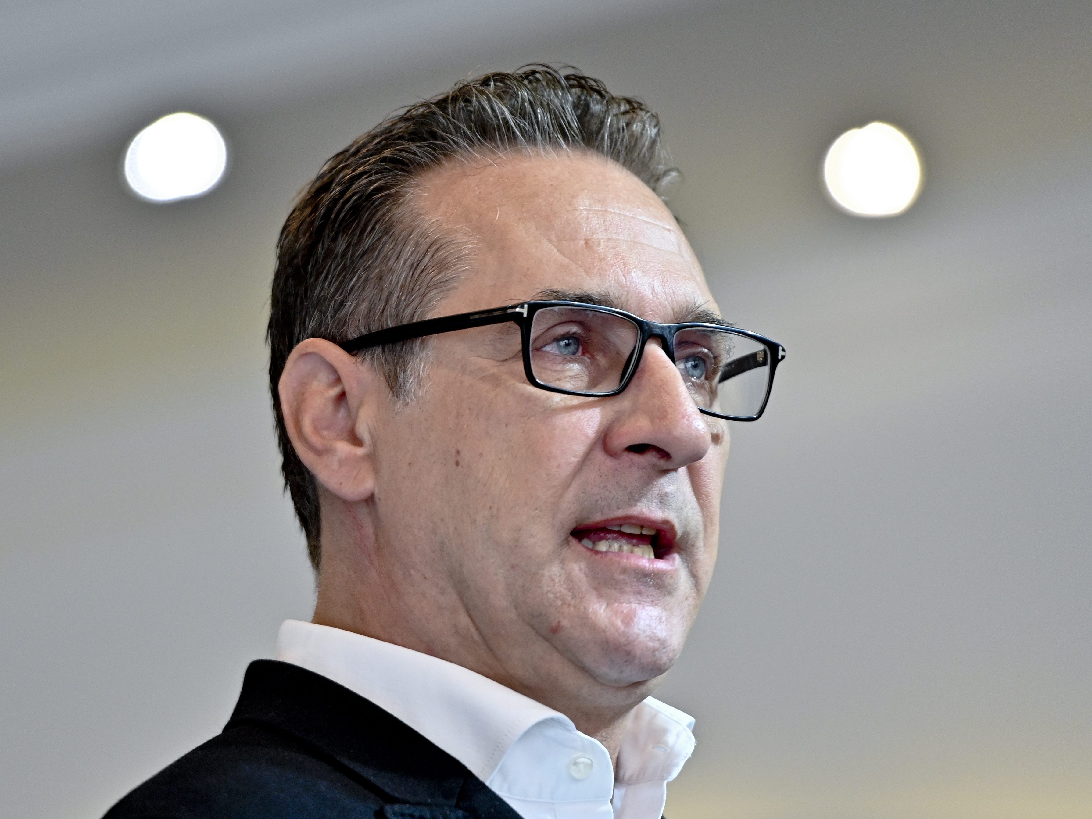 Heinz-Christian Strache fordert eine Abschaffung der Maskenpflicht Heinz-Christian Strache fordert eine Abschaffung der Maskenpflicht