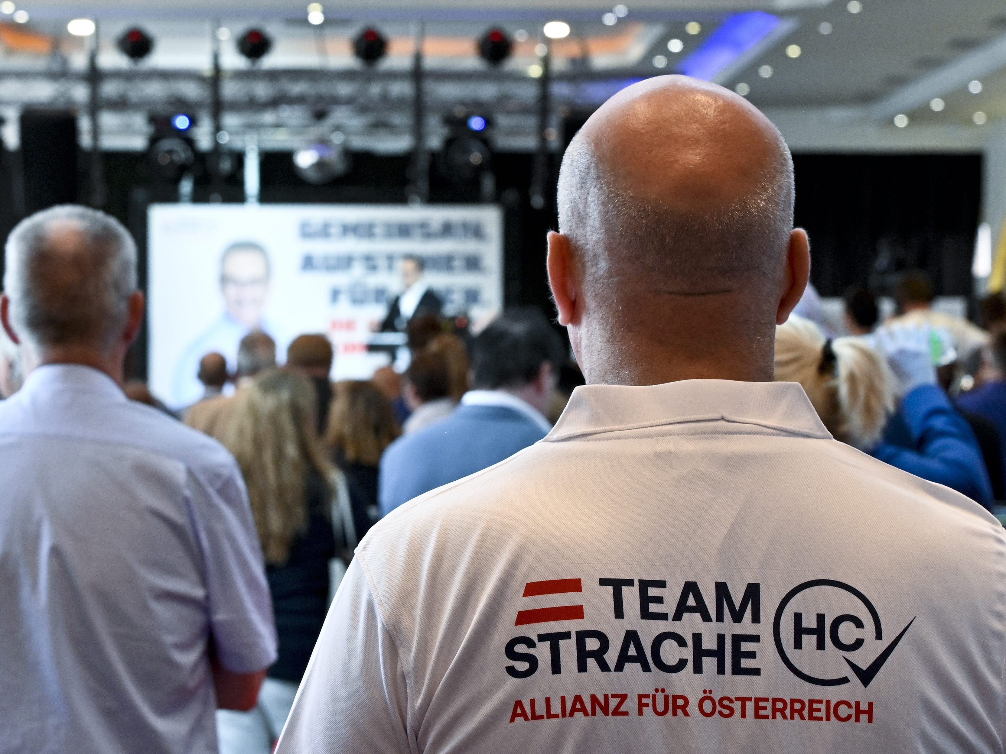 Strache warb mit seinen Leibthemen Sicherheit und Integration. Strache warb mit seinen Leibthemen Sicherheit und Integration.