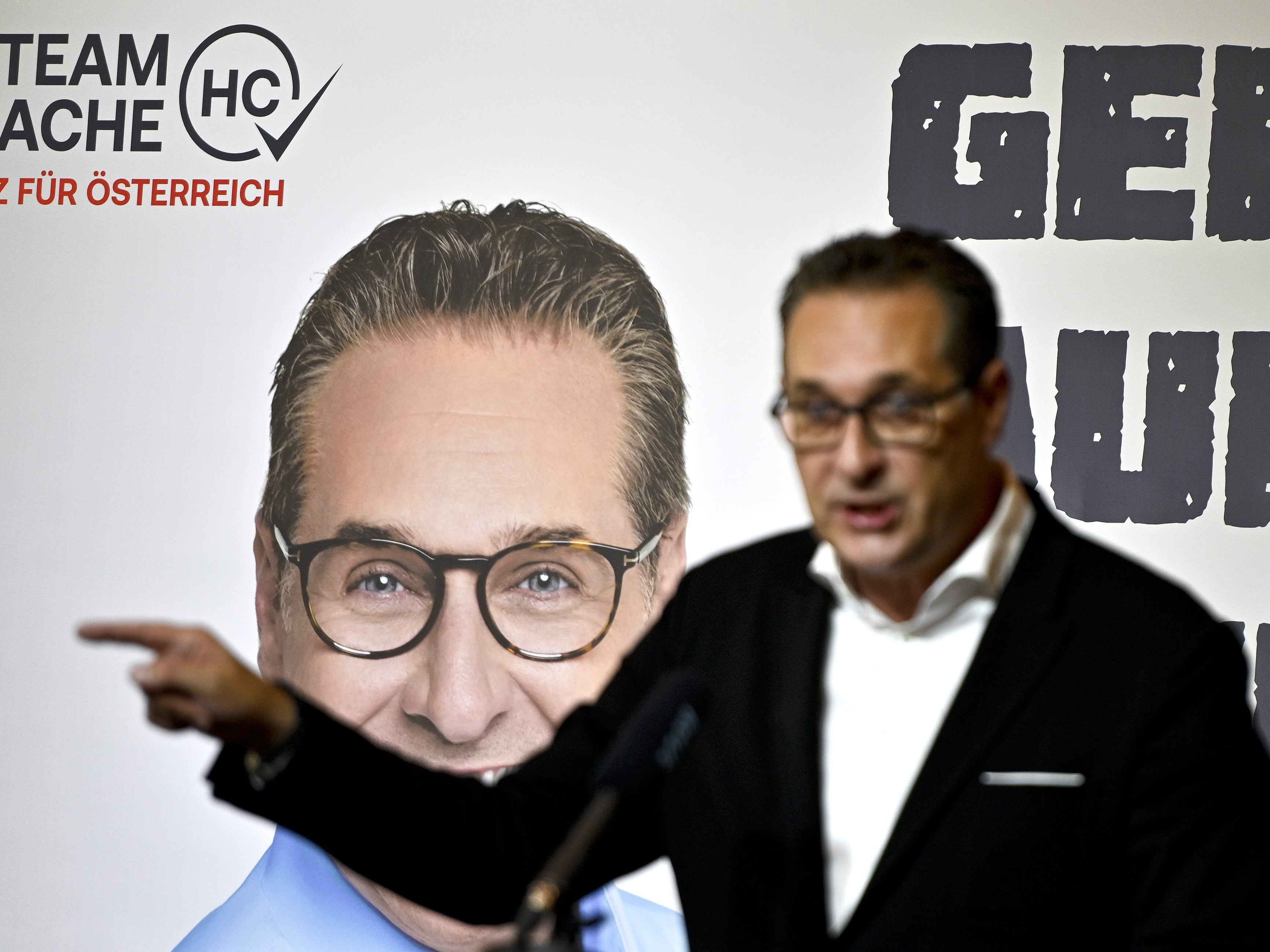 Wien sei laut dem Ex-FP-Chef unter anderem wegen "rot-grüner Verkehrsschikanen" nicht mehr auszuhalten. Wien sei laut dem Ex-FP-Chef unter anderem wegen "rot-grüner Verkehrsschikanen" nicht mehr auszuhalten.