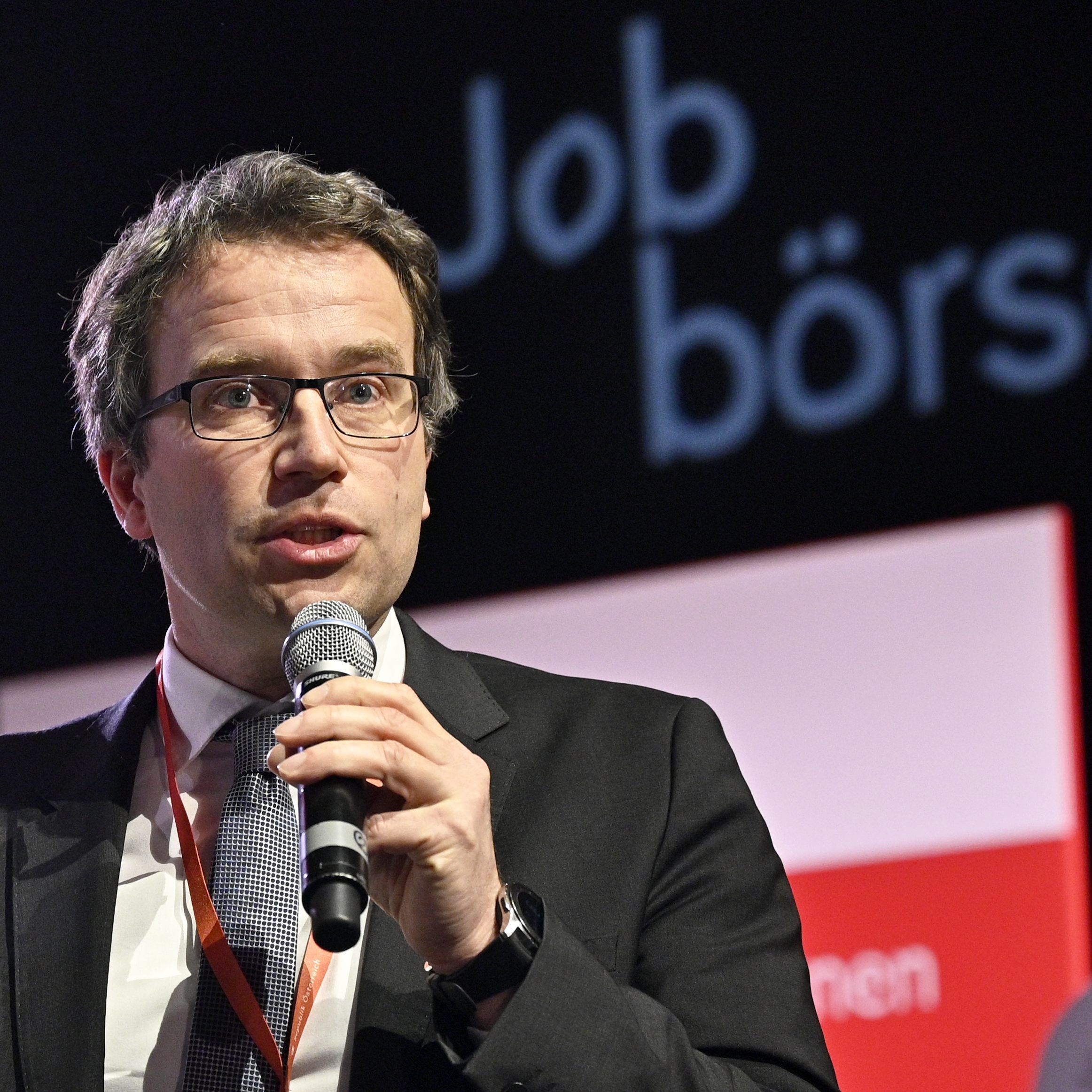 AMS-Chef Kopf rechnet nicht mit 800.000 Arbeitslosen.