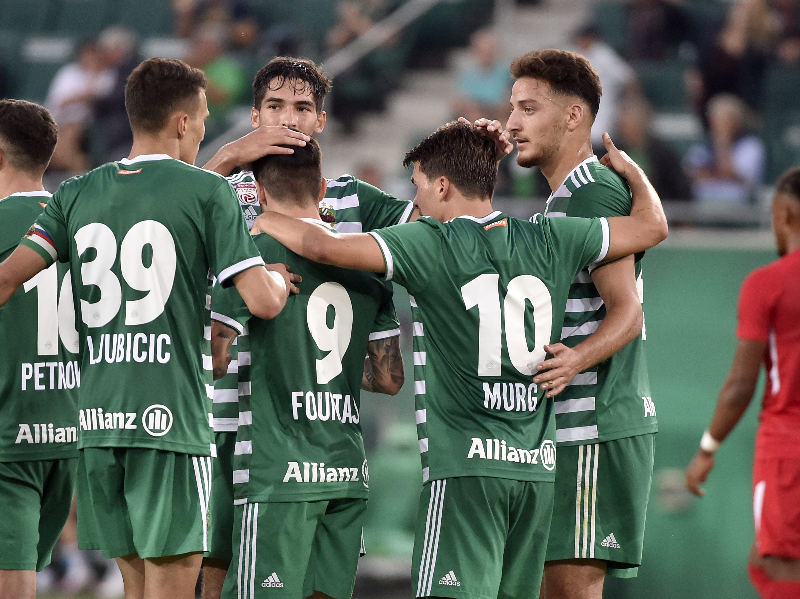 Rapid Wien gewinnt zum Bundesliga-Auftakt mit 4:1. Rapid Wien gewinnt zum Bundesliga-Auftakt mit 4:1.