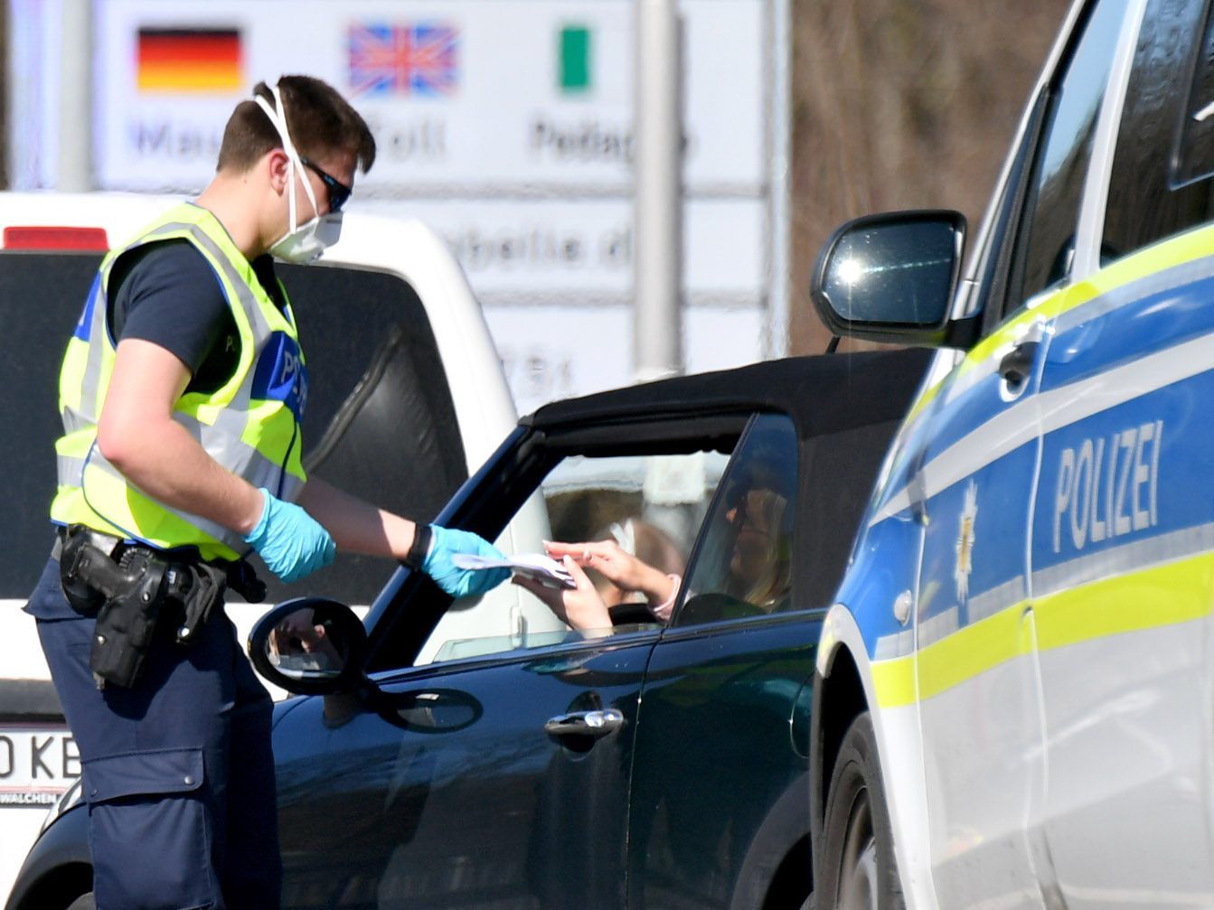 Die deutsche Reisewarnung betrifft Pendler und Familienbesuche nicht. Die deutsche Reisewarnung betrifft Pendler und Familienbesuche nicht.