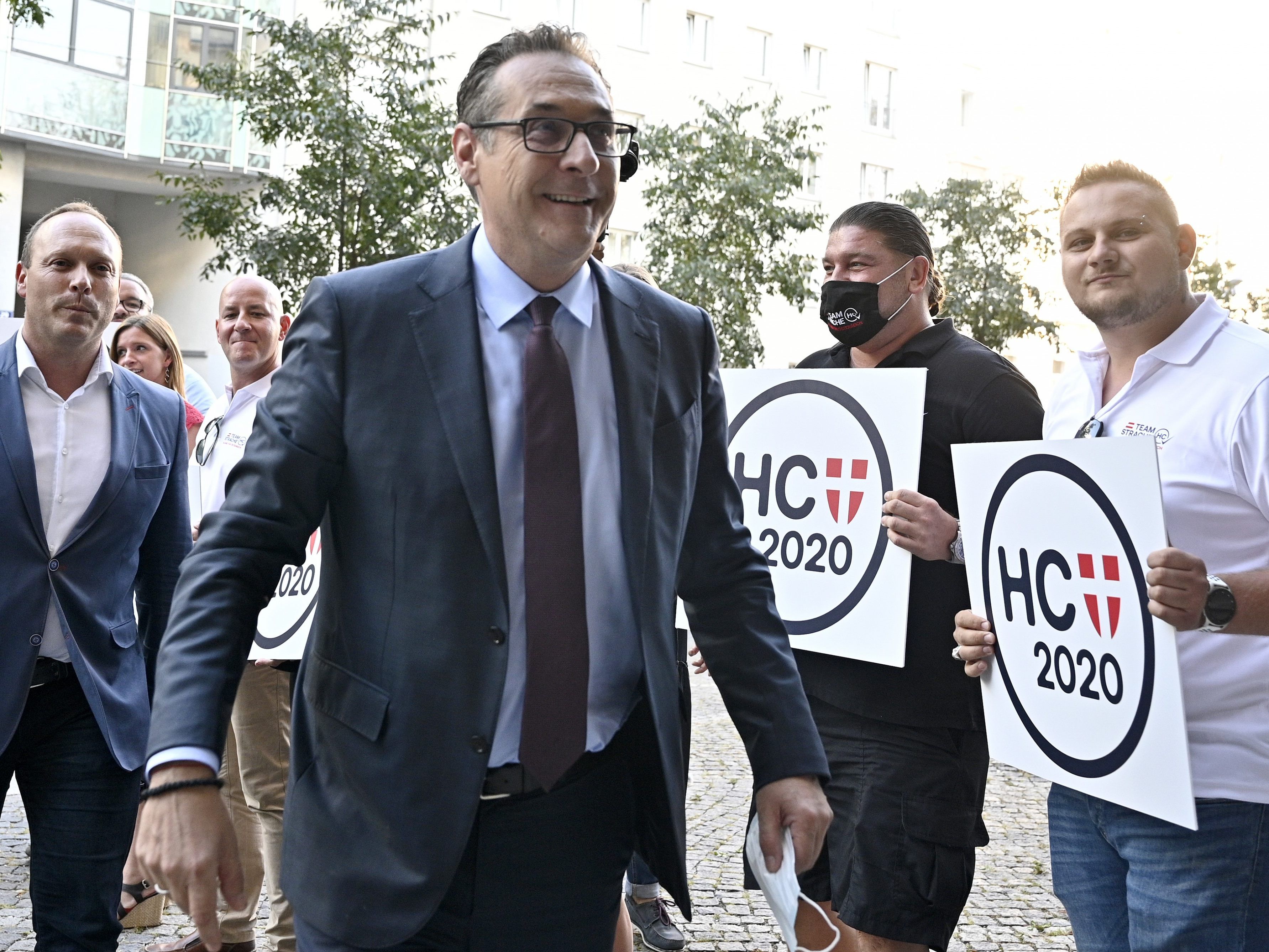 Strache will nun Wirtschaftstreibenden helfen, die unter der Coronakrise leiden Strache will nun Wirtschaftstreibenden helfen, die unter der Coronakrise leiden