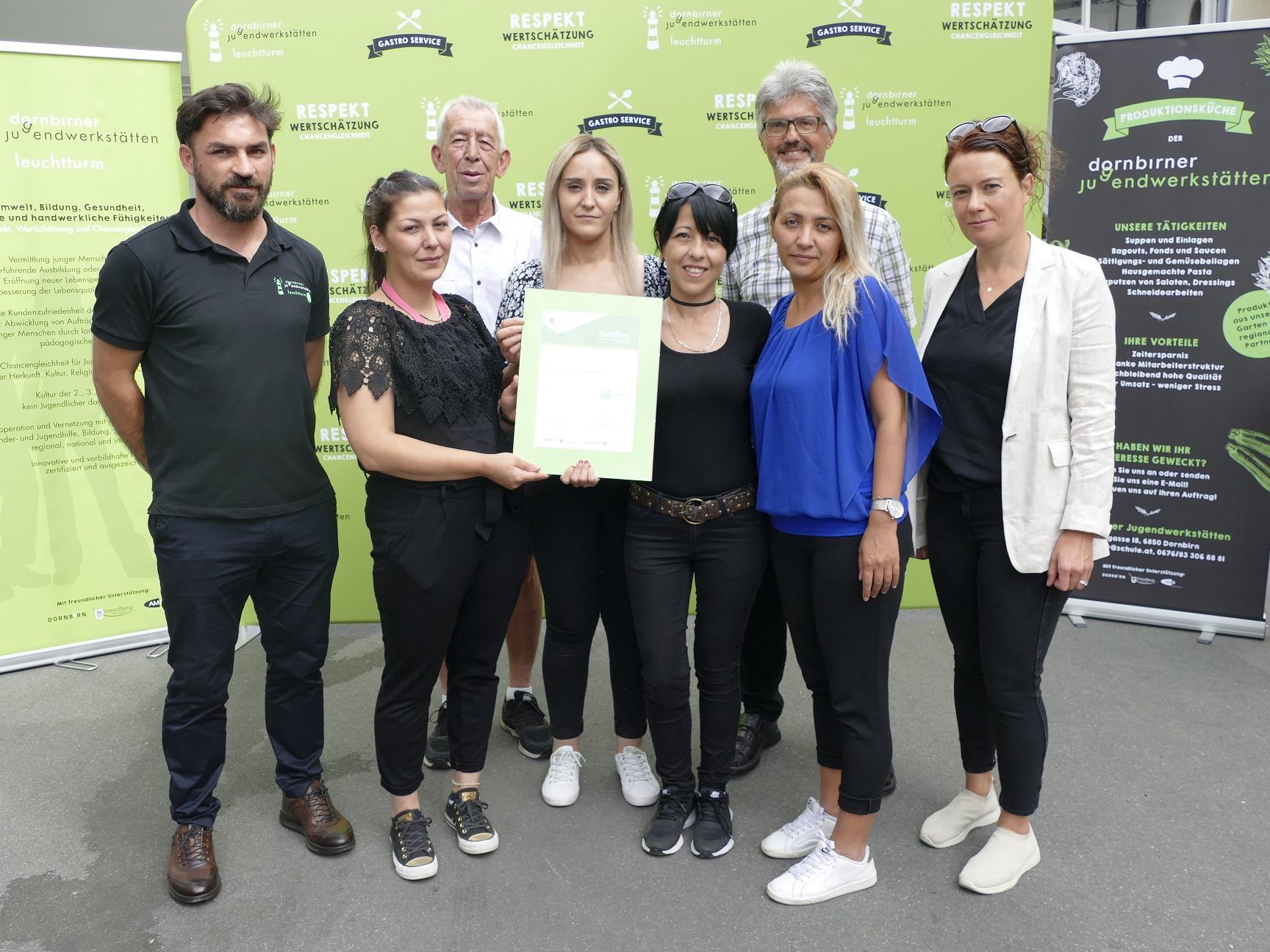 v.l.n.r.: Ingo Schrank, Elif Cicek, Wilfried Dalpalu, Sevgi Meral, Habibe Bosnak, Hülya Yalcin, Elmar Luger, Verena Lässer-Kemple v.l.n.r.: Ingo Schrank, Elif Cicek, Wilfried Dalpalu, Sevgi Meral, Habibe Bosnak, Hülya Yalcin, Elmar Luger, Verena Lässer-Kemple