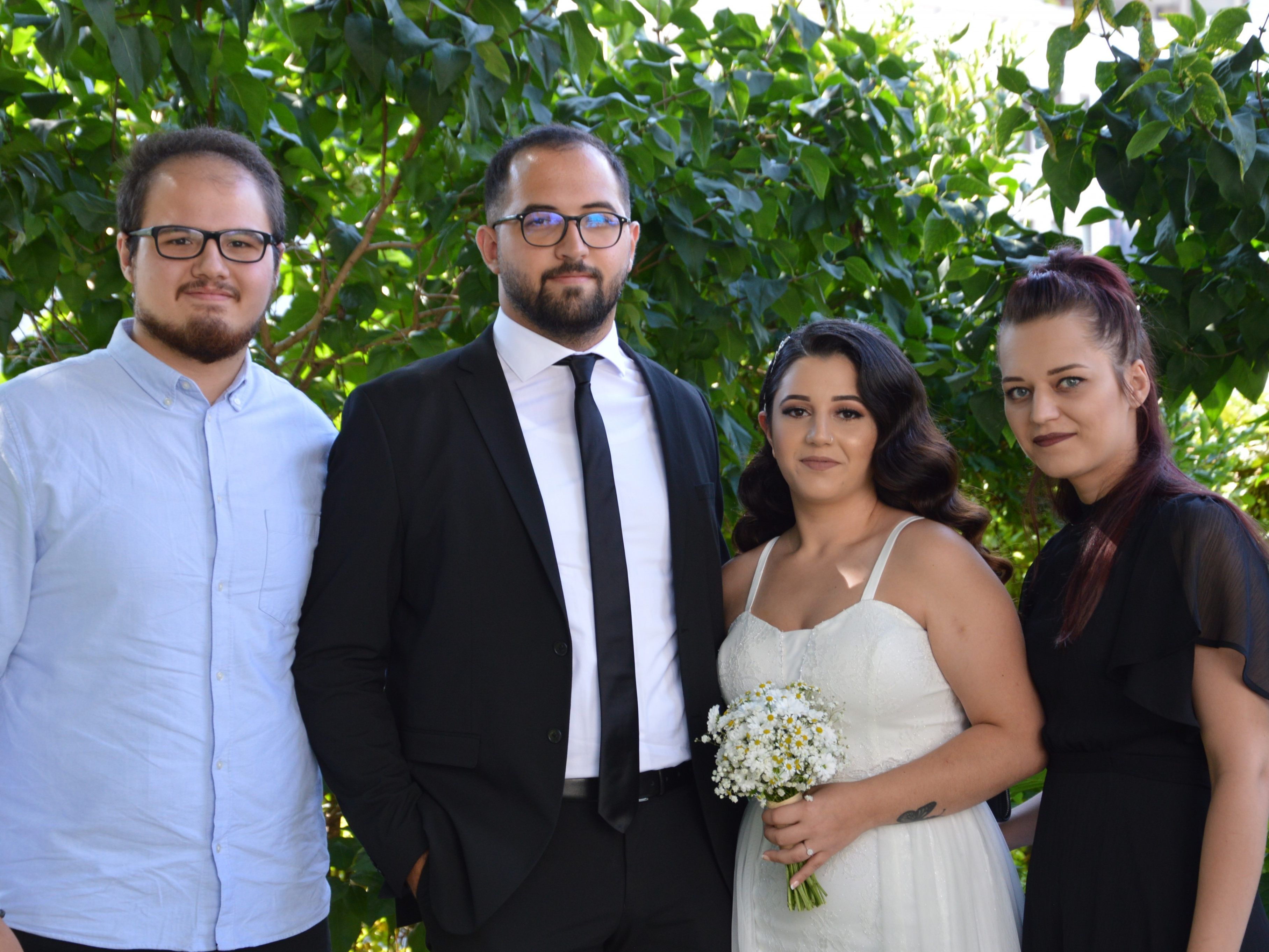 Meryem Bülbül und Yunus Yildirim haben geheiratet. Meryem Bülbül und Yunus Yildirim haben geheiratet.