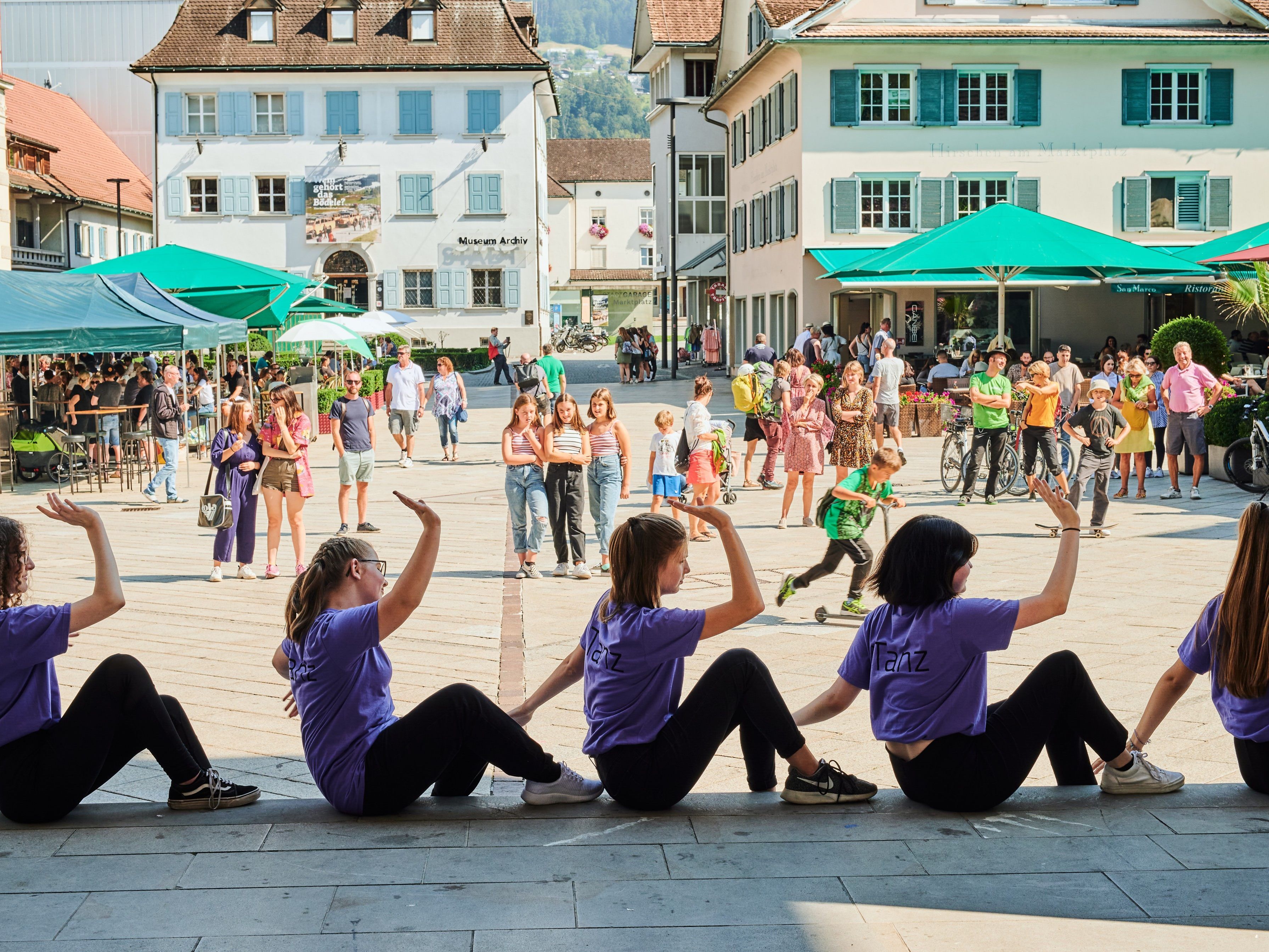 Werbung für den TANZ-Schnuppertag - Movers tanzten dafür am Samstag in der Innenstadt Werbung für den TANZ-Schnuppertag - Movers tanzten dafür am Samstag in der Innenstadt
