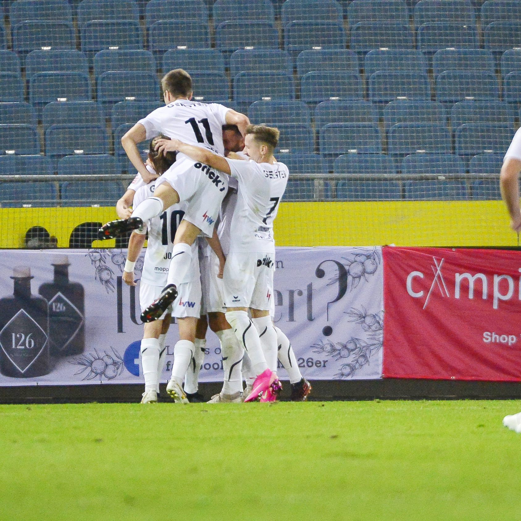 Die Dornbirner jubelten gleich im ersten Spiel über den ersten Erfolg.