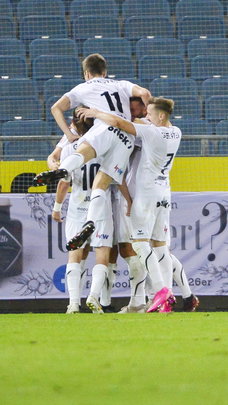 Die Dornbirner jubelten gleich im ersten Spiel über den ersten Erfolg.