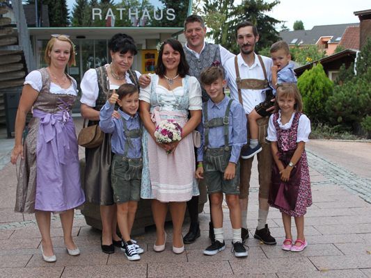 Das vermählte Paar Sarah und Michel