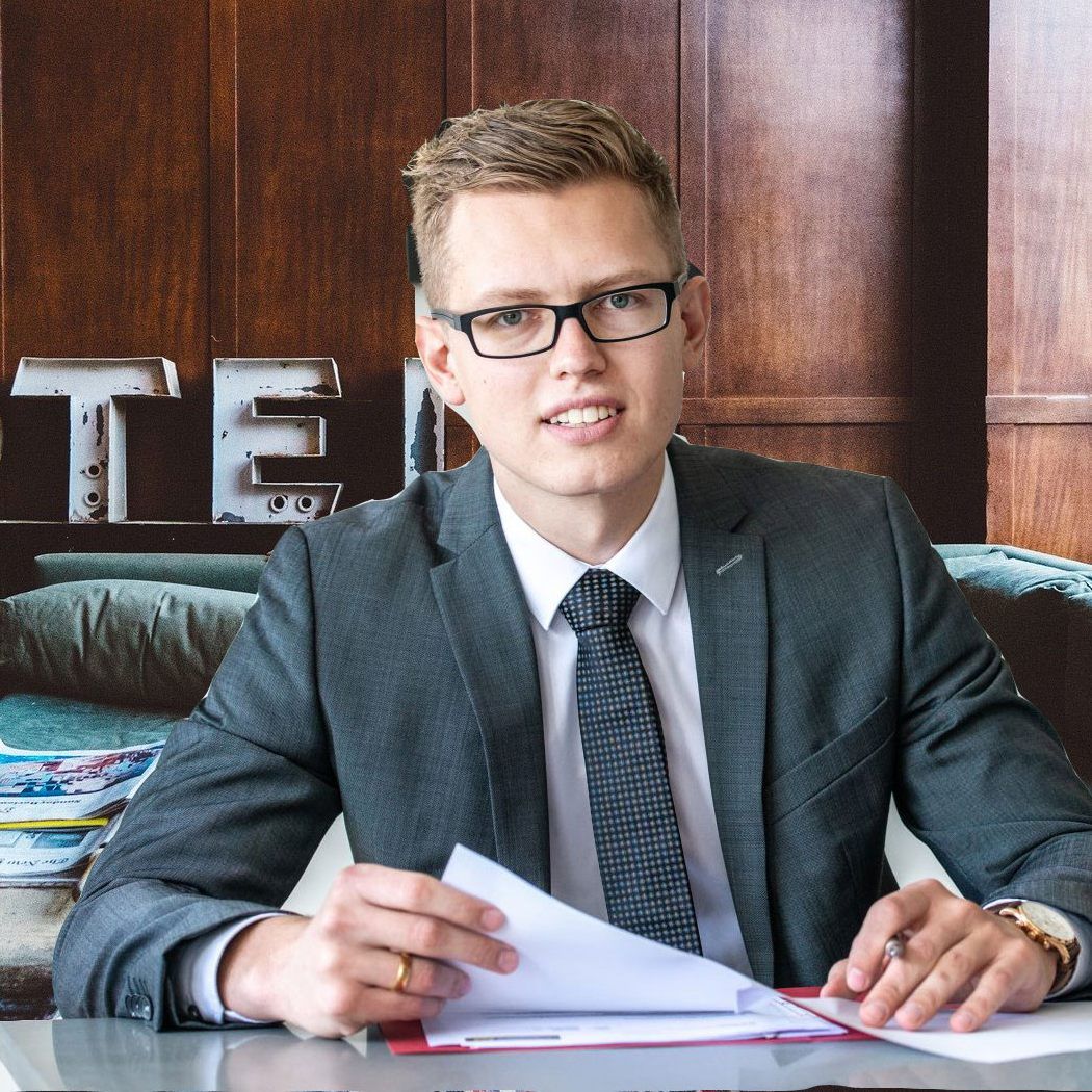 Rechtsanwalt Linus Mähr vertritt das Hotel vor Gericht