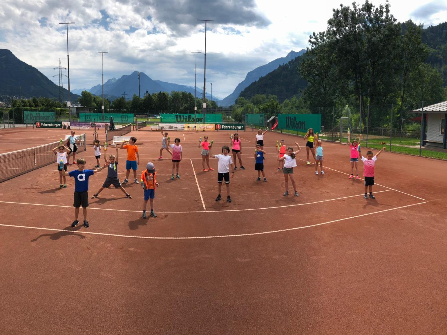 Ferienspaß am Tennisplatz