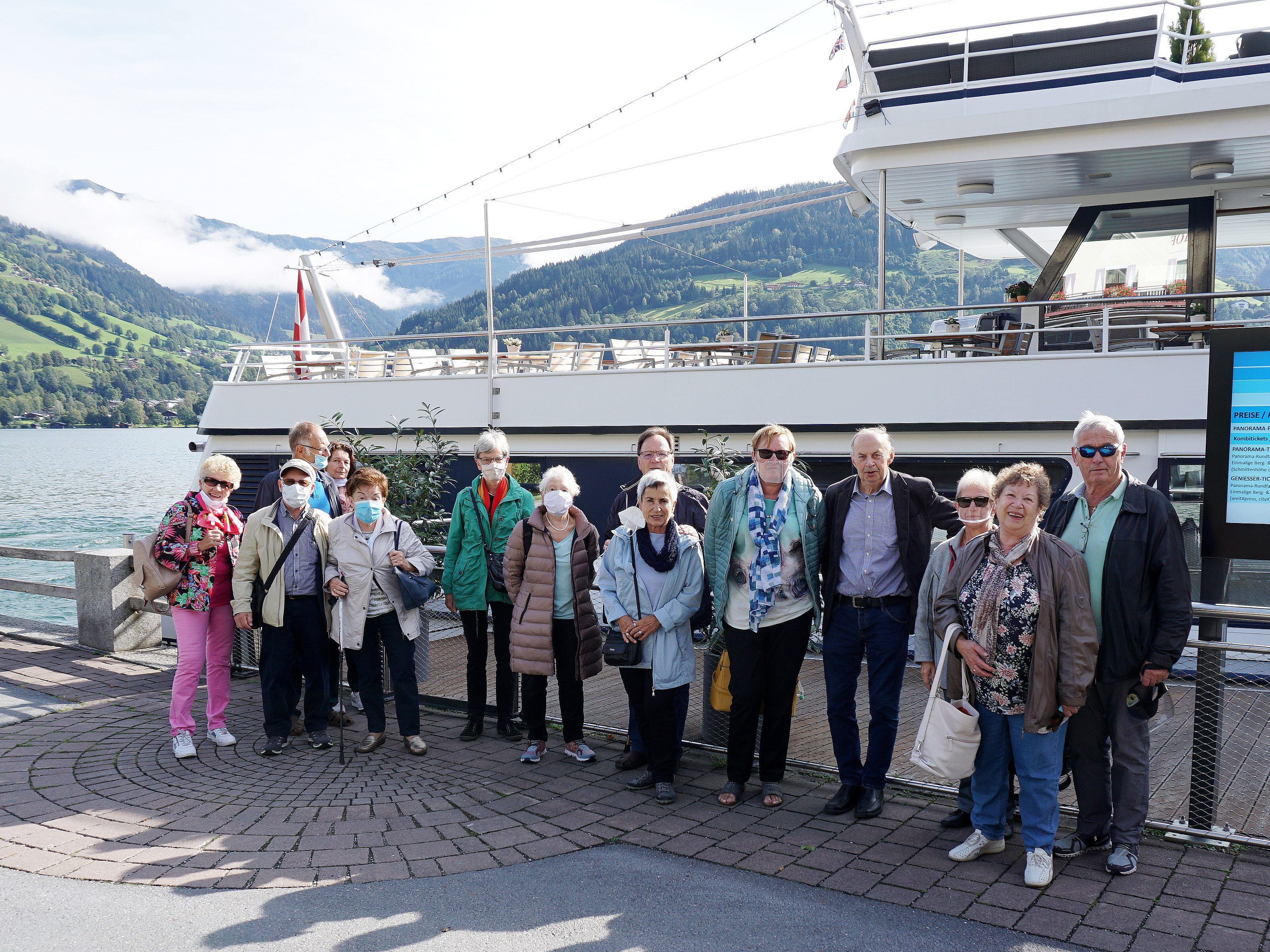 Die Wallfahrer vom Seniorenbund bei der Panorama-Schifffahrt am Zeller See