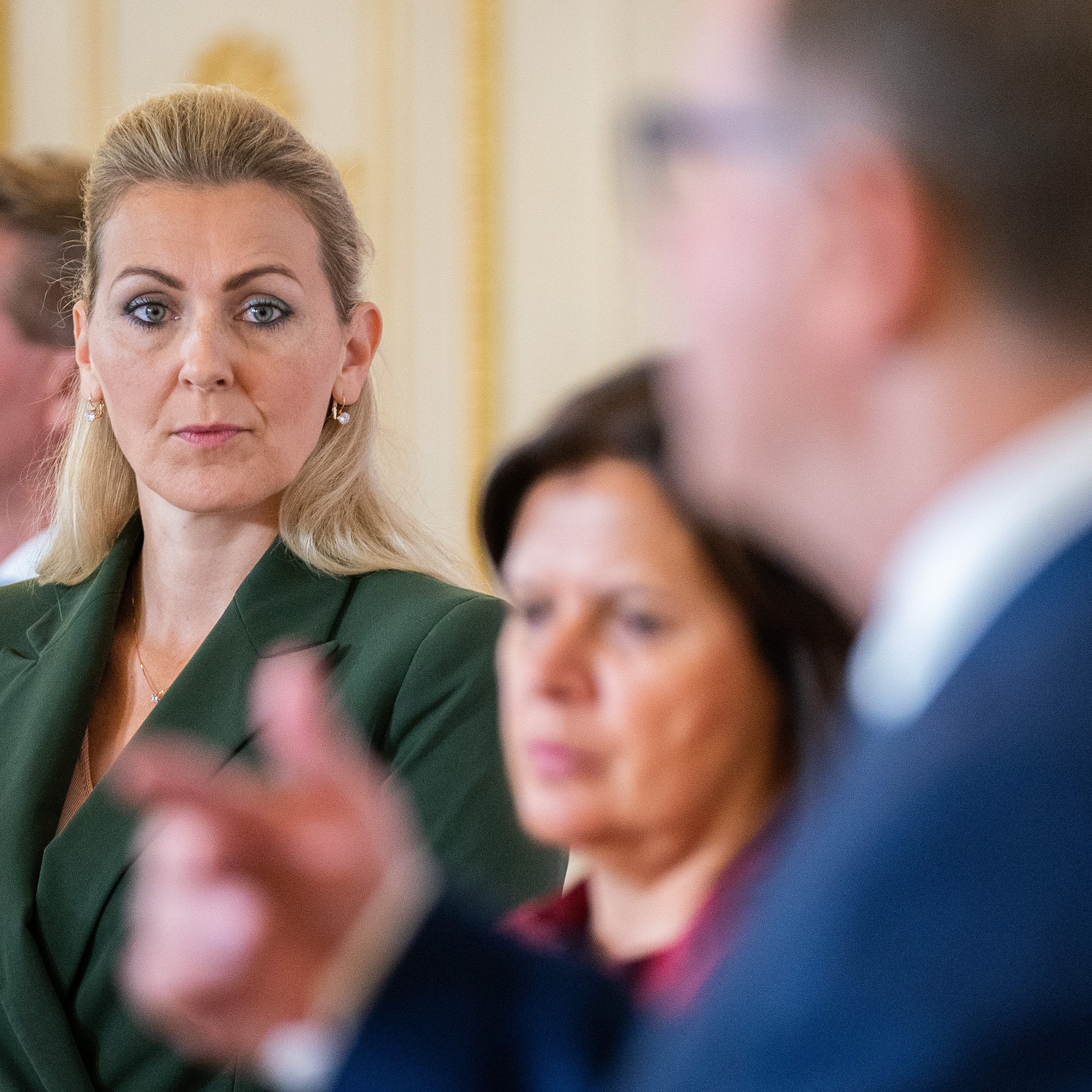 Arbetisministerin Aschbacher will mit den Sozialpartnern Gesetze ausarbeiten.