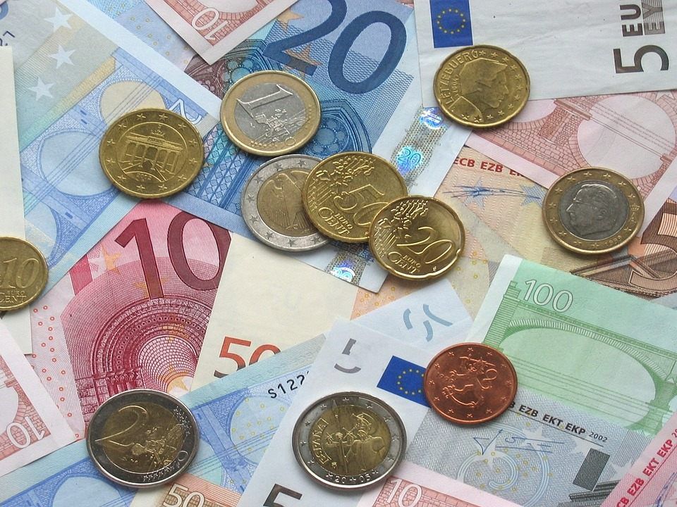 Durch die Stundung müssen 23 Milliarden Euro an Krediten noch nicht zurückgezahlt werden. Durch die Stundung müssen 23 Milliarden Euro an Krediten noch nicht zurückgezahlt werden.