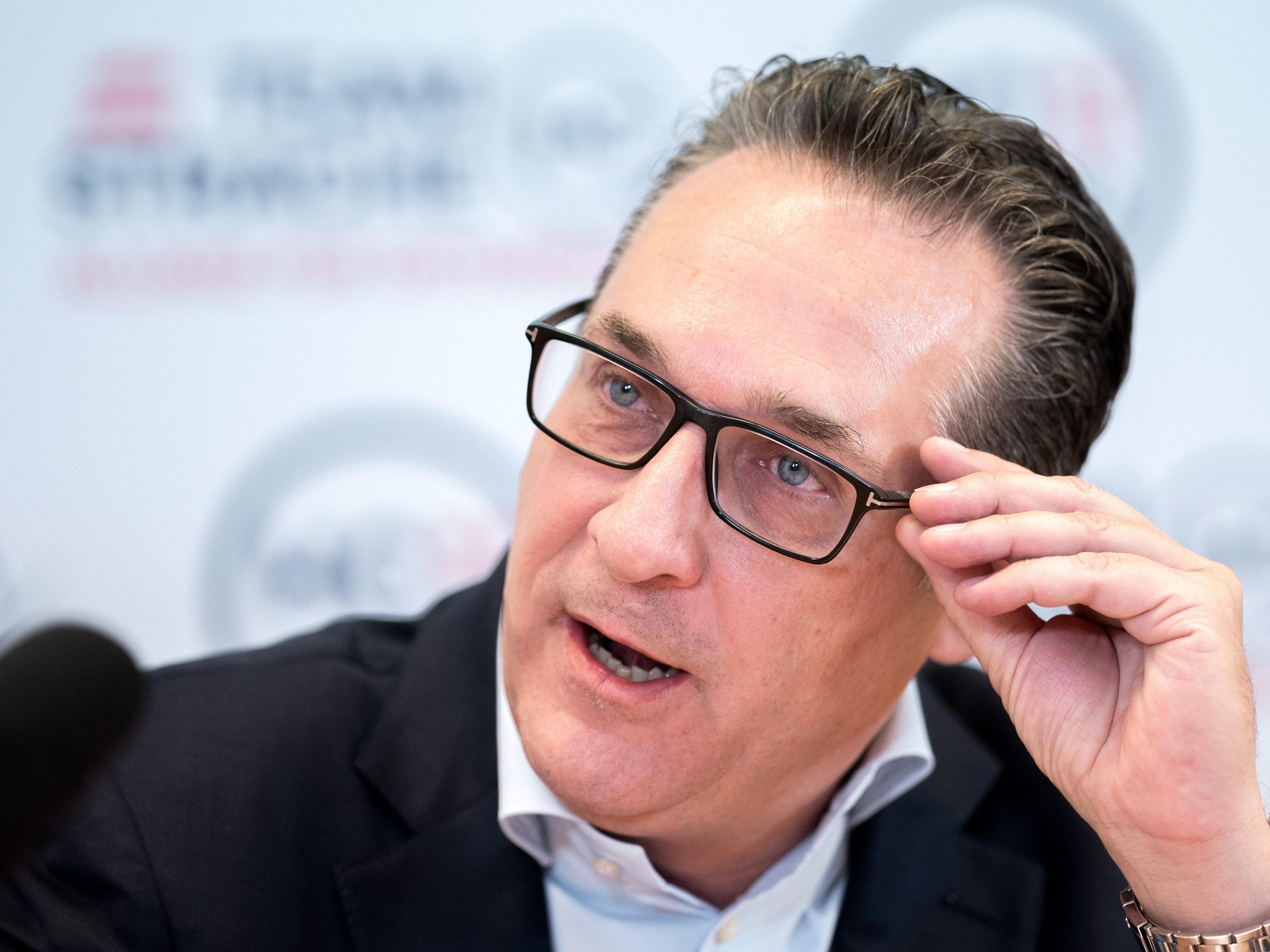 HC Strache warnt vor dem neuen MIgrationspakt. HC Strache warnt vor dem neuen MIgrationspakt.