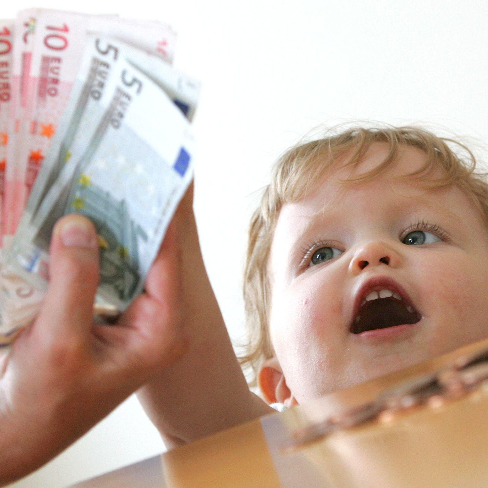 Familien erhalten 360 Euro zusätzlich pro Kind.