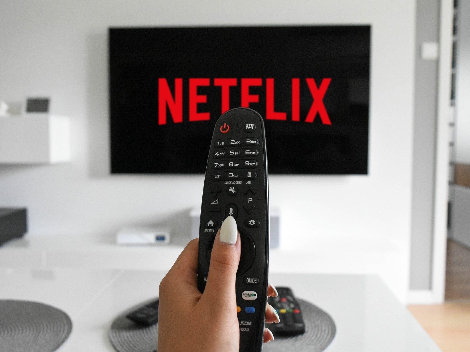 Streaming hat das klassische Fernsehen beim jungen Publikum deutlich überholt. Streaming hat das klassische Fernsehen beim jungen Publikum deutlich überholt.