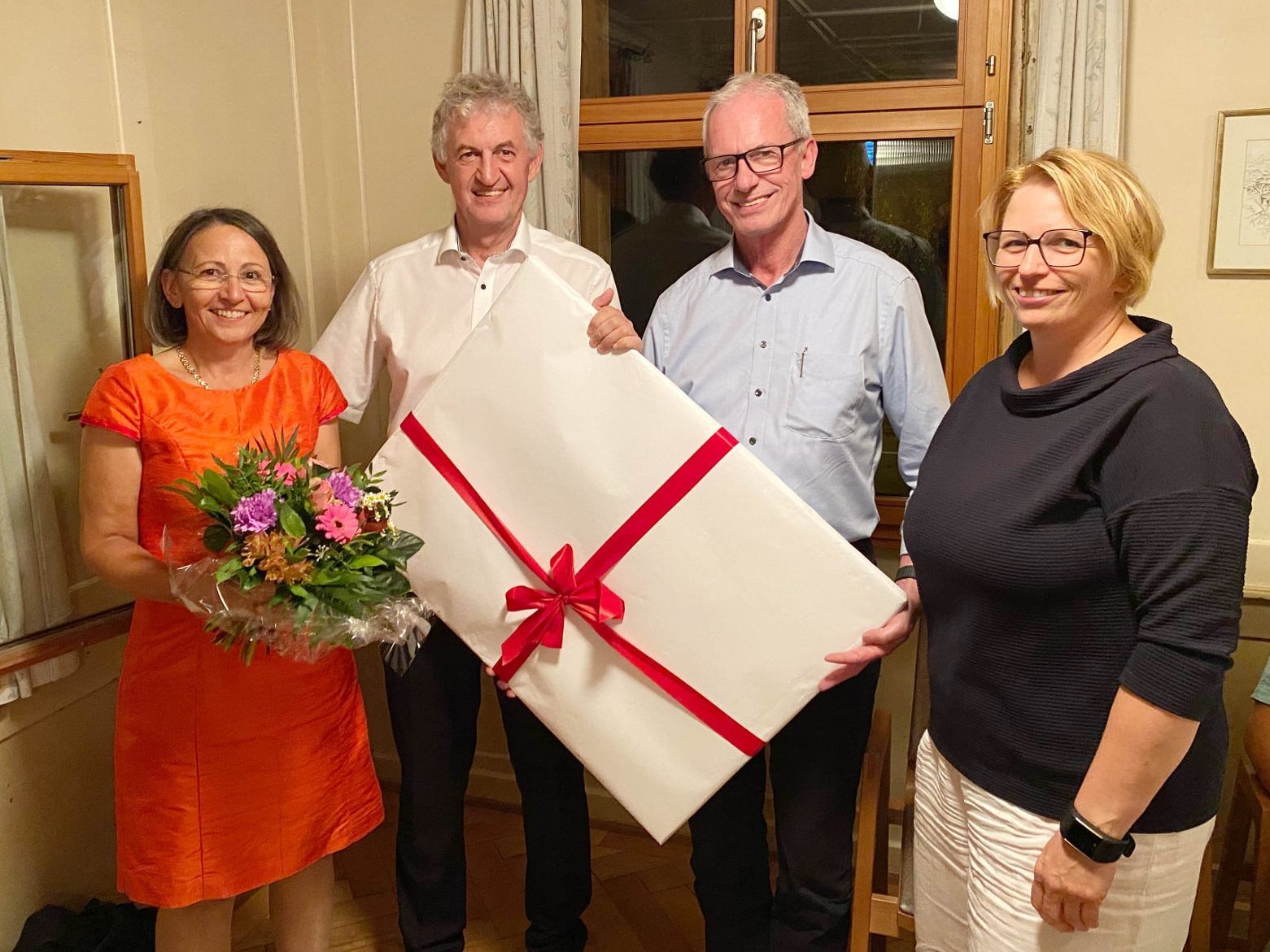 Mit den besten Wünschen wurde Direktor Edgar Natter in den Ruhestand verabschiedet Mit den besten Wünschen wurde Direktor Edgar Natter in den Ruhestand verabschiedet