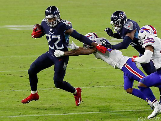 Running Back Derrick Henry scorte zweimal