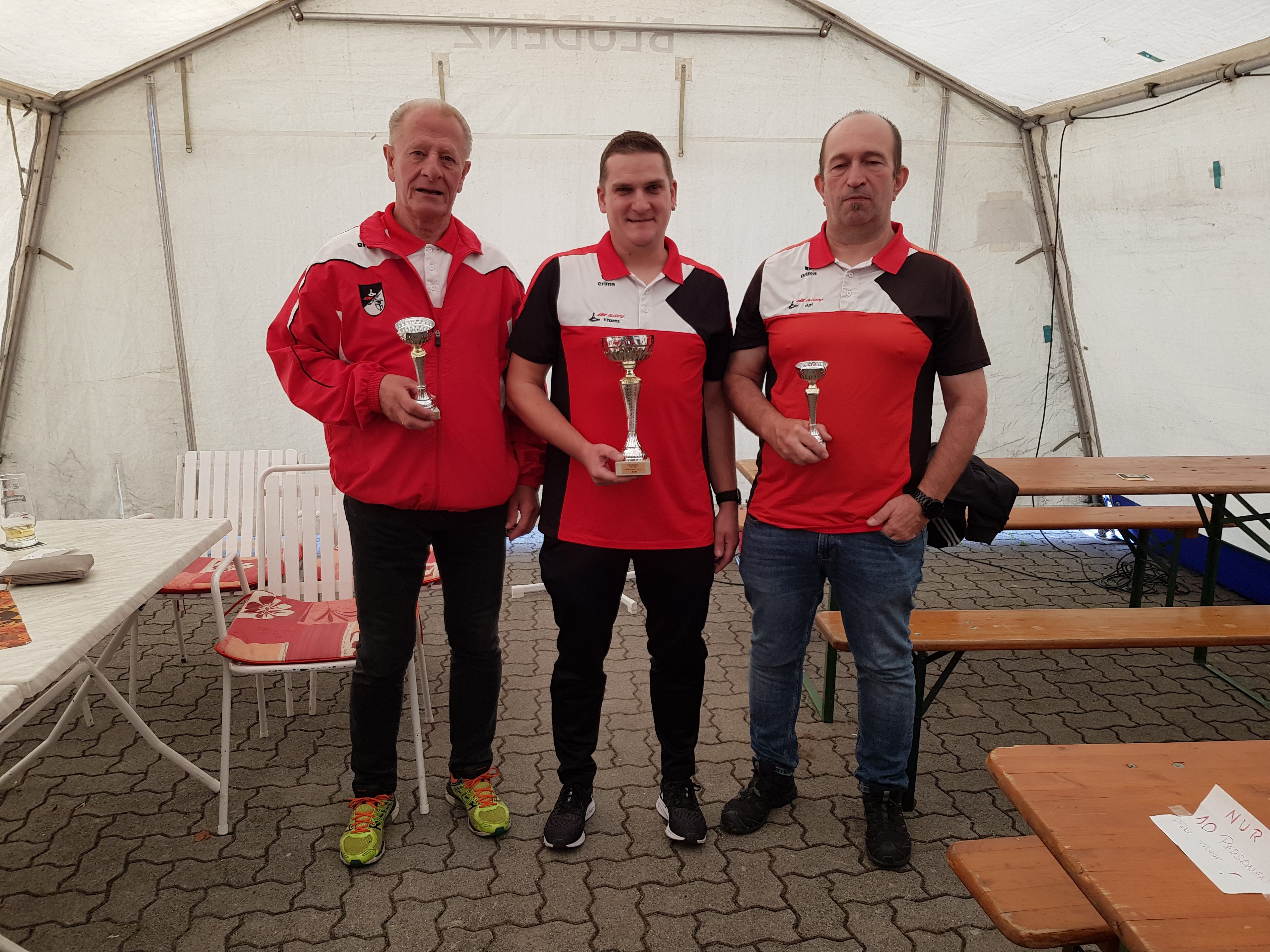 (Arnold Voltoini 2., Vereinsmeister Vinzenz Zech, Jürgen Juriatti 3.) (Arnold Voltoini 2., Vereinsmeister Vinzenz Zech, Jürgen Juriatti 3.)