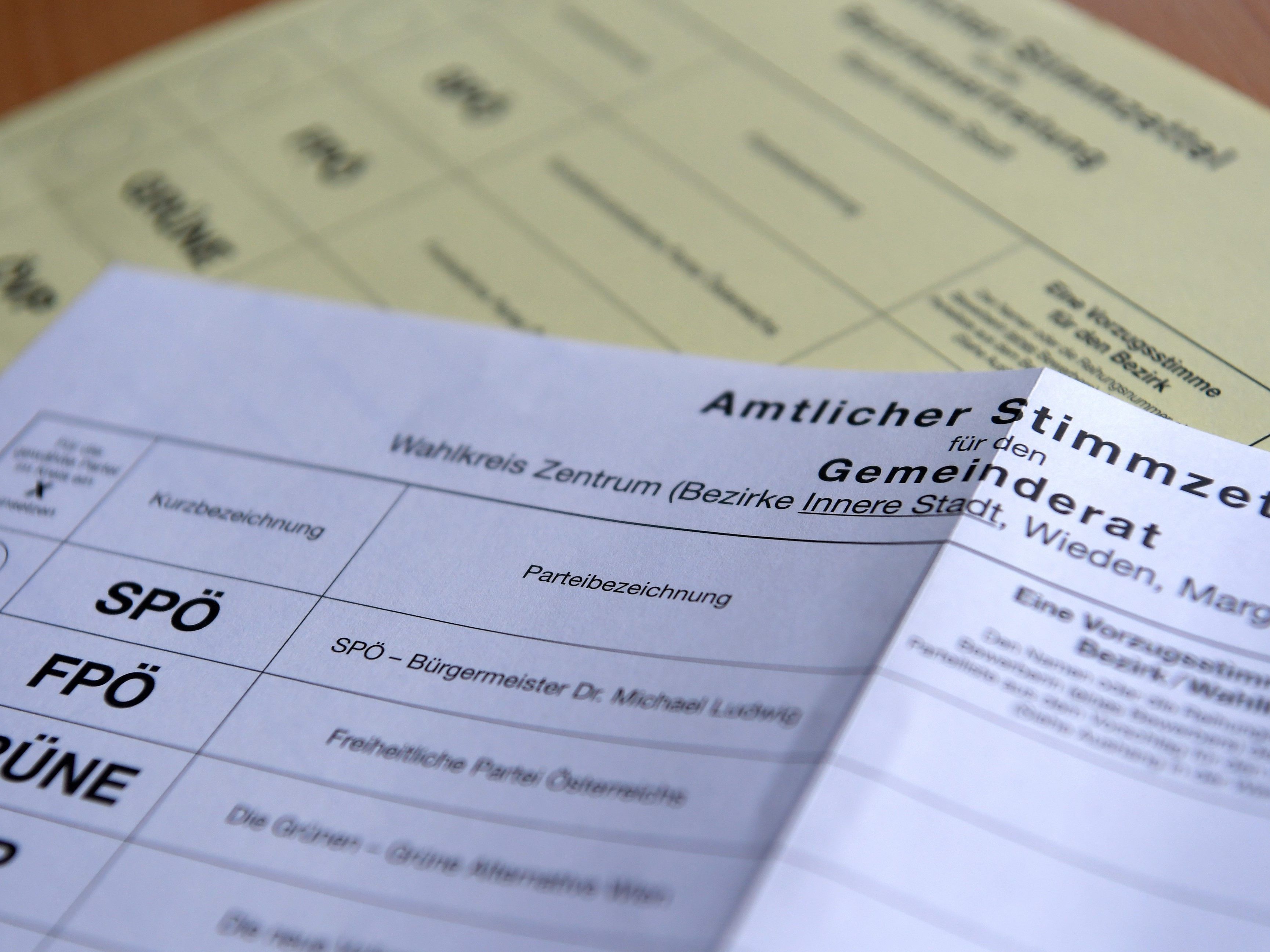 Aufgrund der vielen Briefwähler wird die Erstellung der Hochrechnung zur Wien-Wahl 2020 schwieriger. Aufgrund der vielen Briefwähler wird die Erstellung der Hochrechnung zur Wien-Wahl 2020 schwieriger.