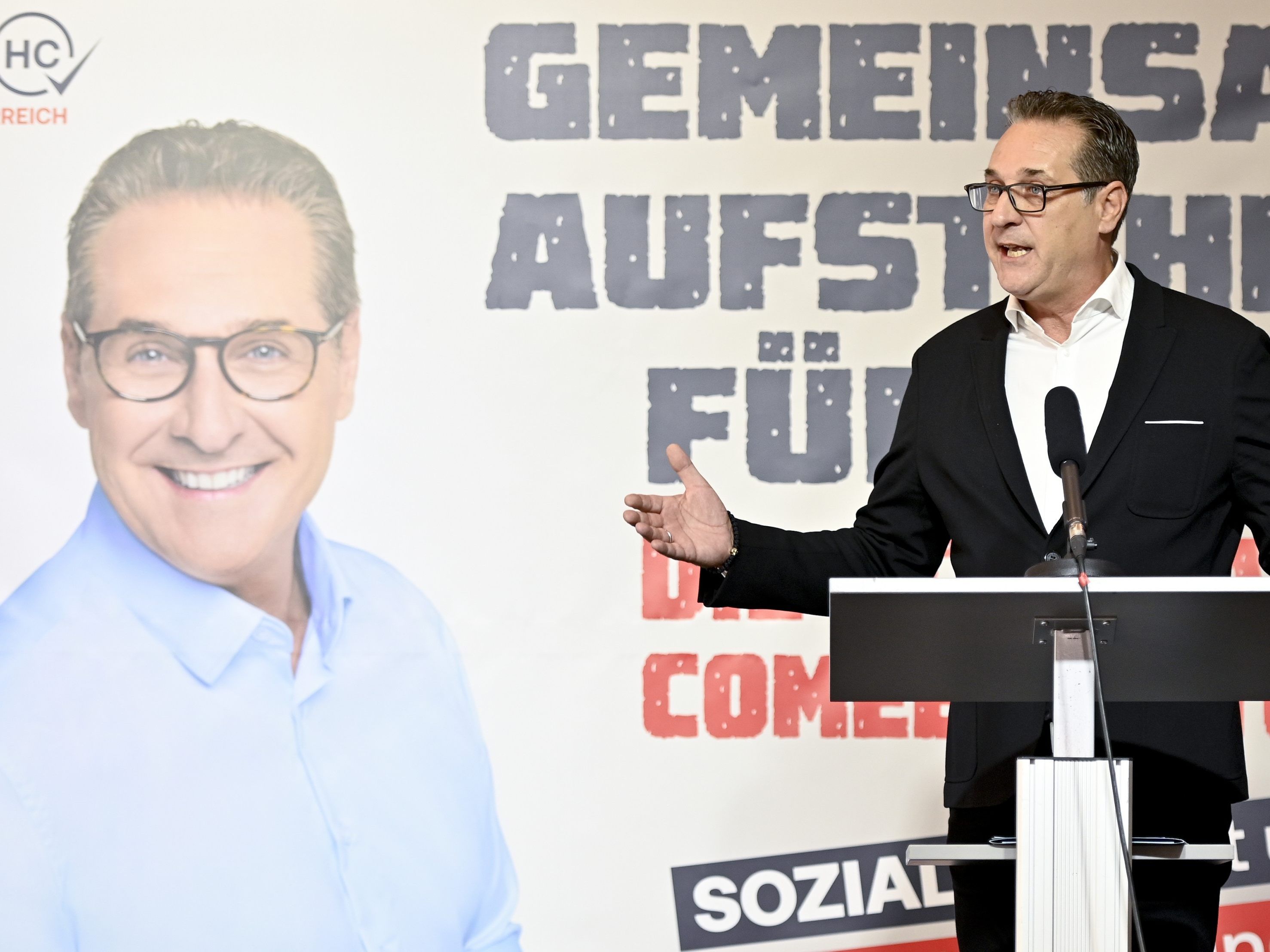Live-Stream: So geht es mit dem Team HC Strache weiter. Live-Stream: So geht es mit dem Team HC Strache weiter.