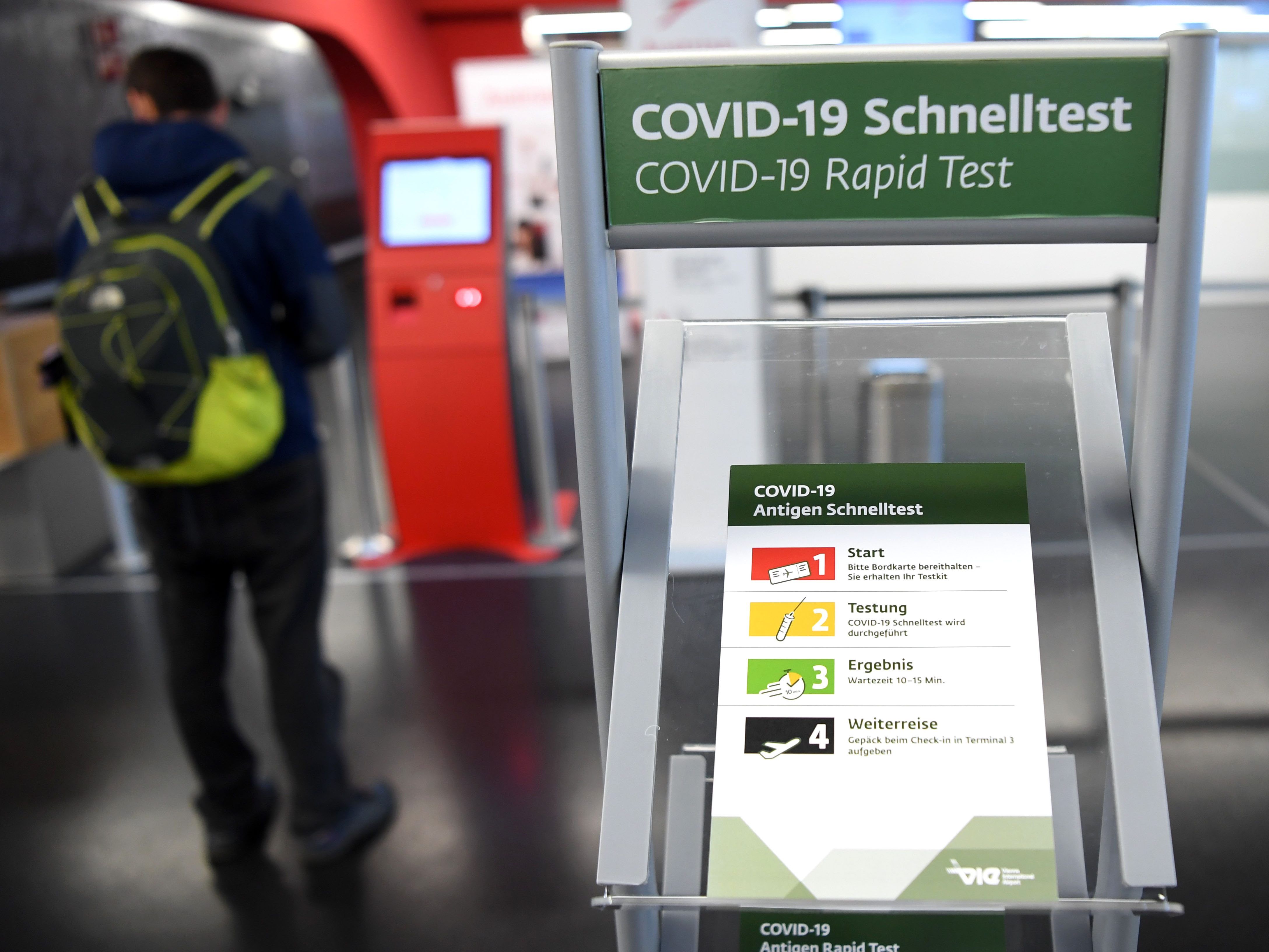 Am Freitag startete der Test mit den Antigen-Schnelltests am Flughafen Wien. Am Freitag startete der Test mit den Antigen-Schnelltests am Flughafen Wien.