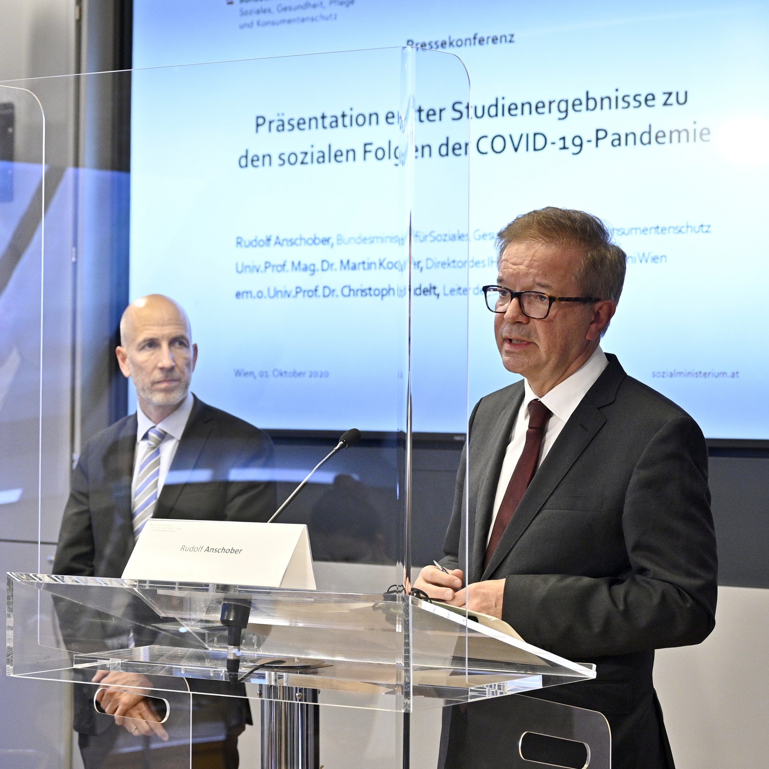 IHS und WIFO nehmen im Auftrag des Sozialministeriums die Soziallage in Österreich unter die Lupe.